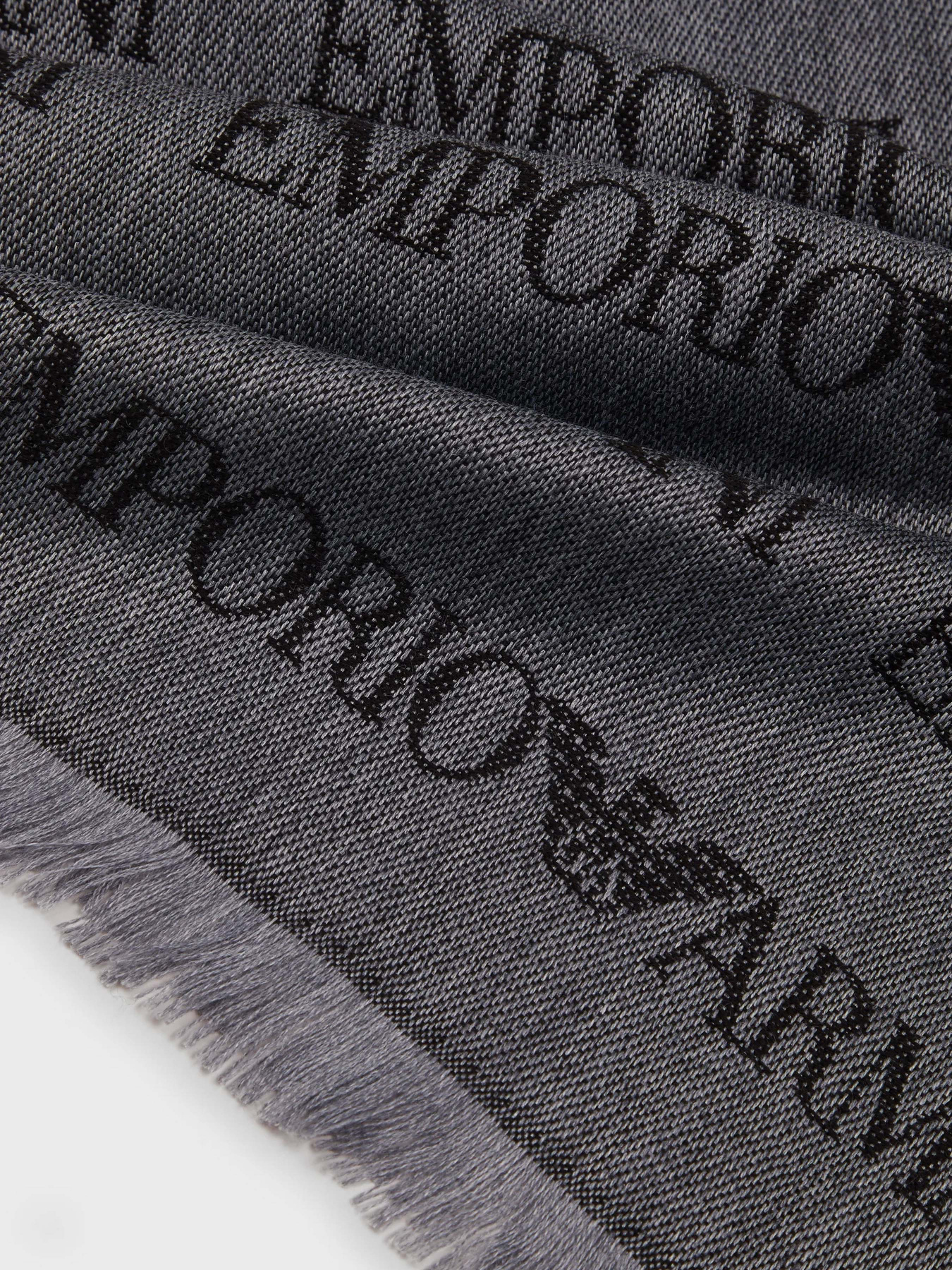 Шарфы и платки Emporio Armani модель 625060-CC786-00041 Фото