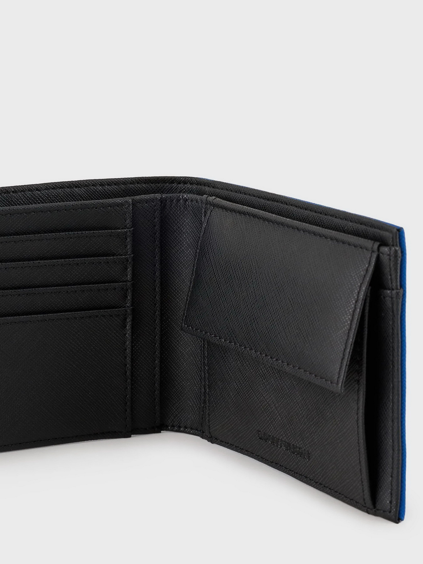 Кошельки Emporio Armani модель Y4R165-Y730E-80070 Кошельки Emporio Armani модель Y4R165-Y730E-80070 Фото