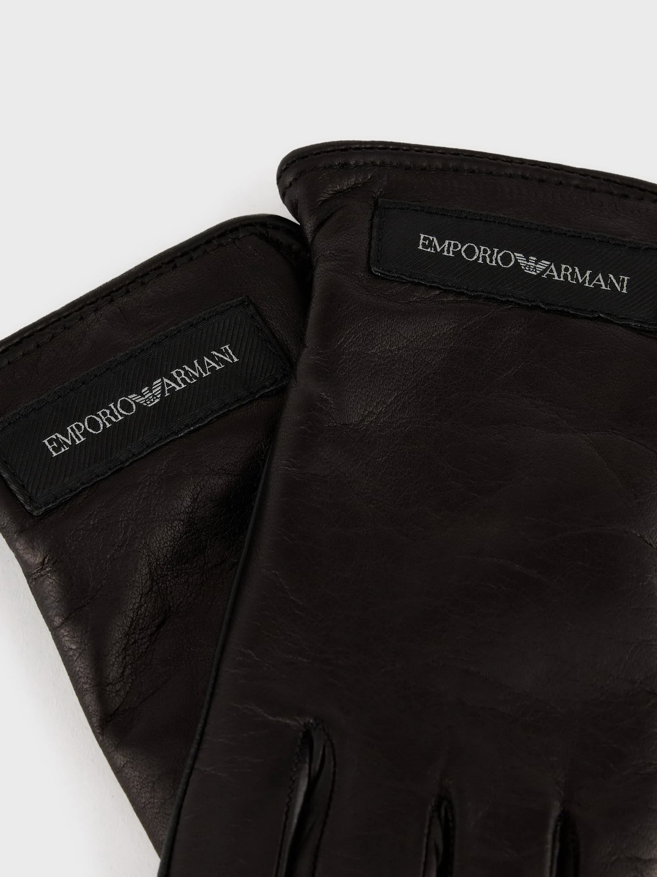 Перчатки и варежки Emporio Armani модель 634030-3F200-00020 Перчатки и варежки Emporio Armani модель 634030-3F200-00020 Фото