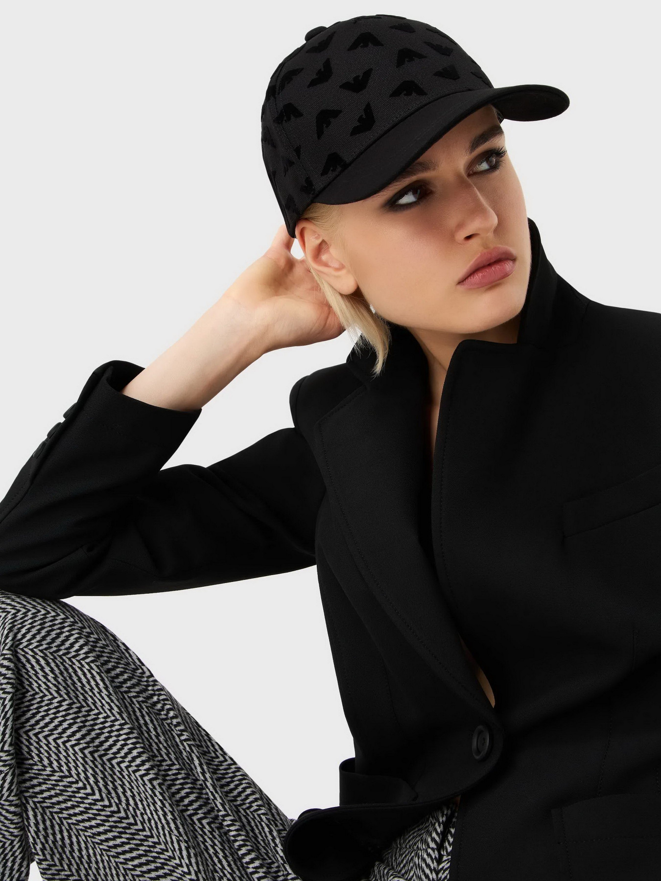 Шапки и кепки Emporio Armani модель 637506-3F516-00120 Фото