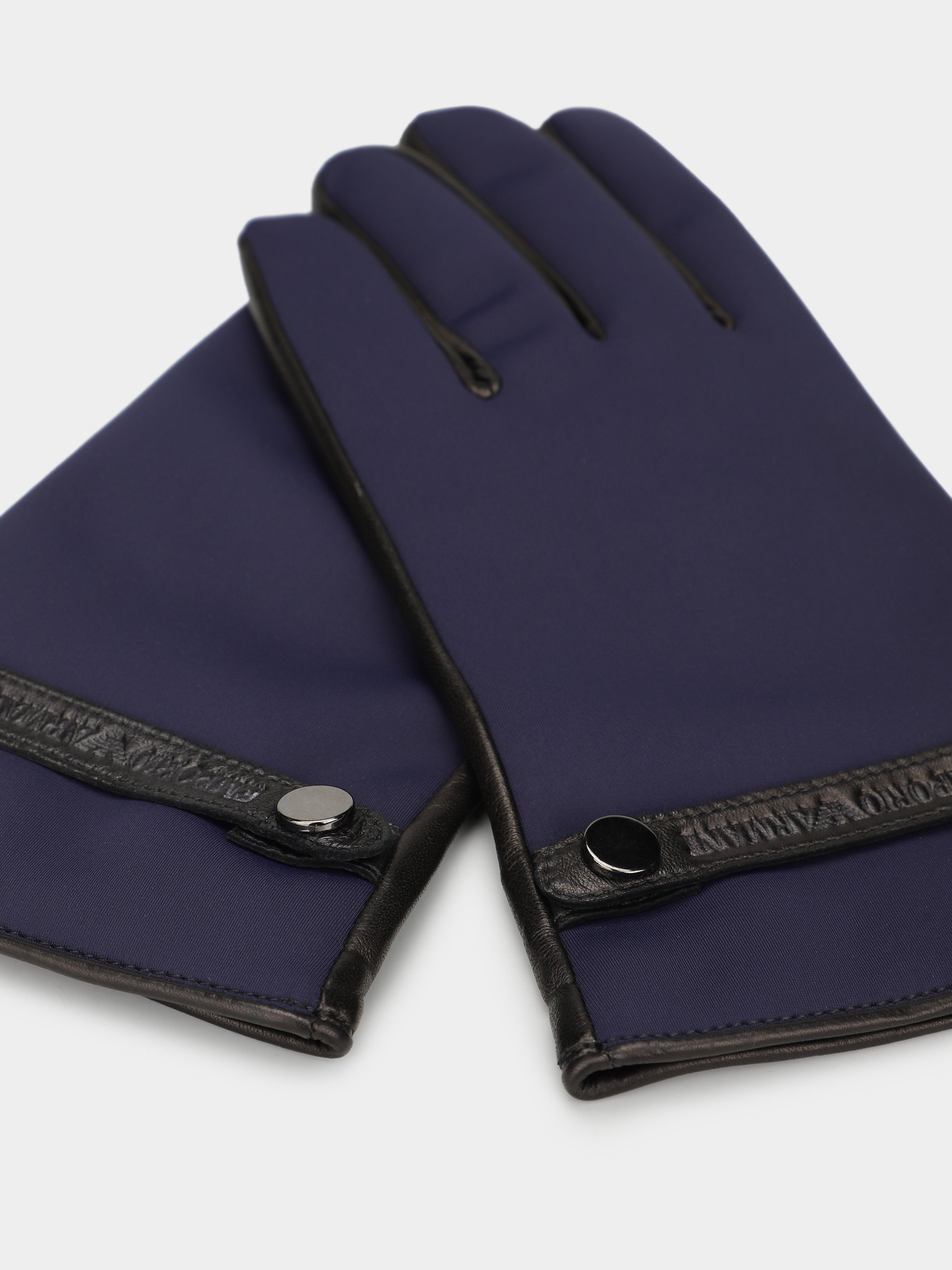 Перчатки и варежки Emporio Armani модель 624524-1A251-00035 Перчатки и варежки Emporio Armani модель 624524-1A251-00035 Фото