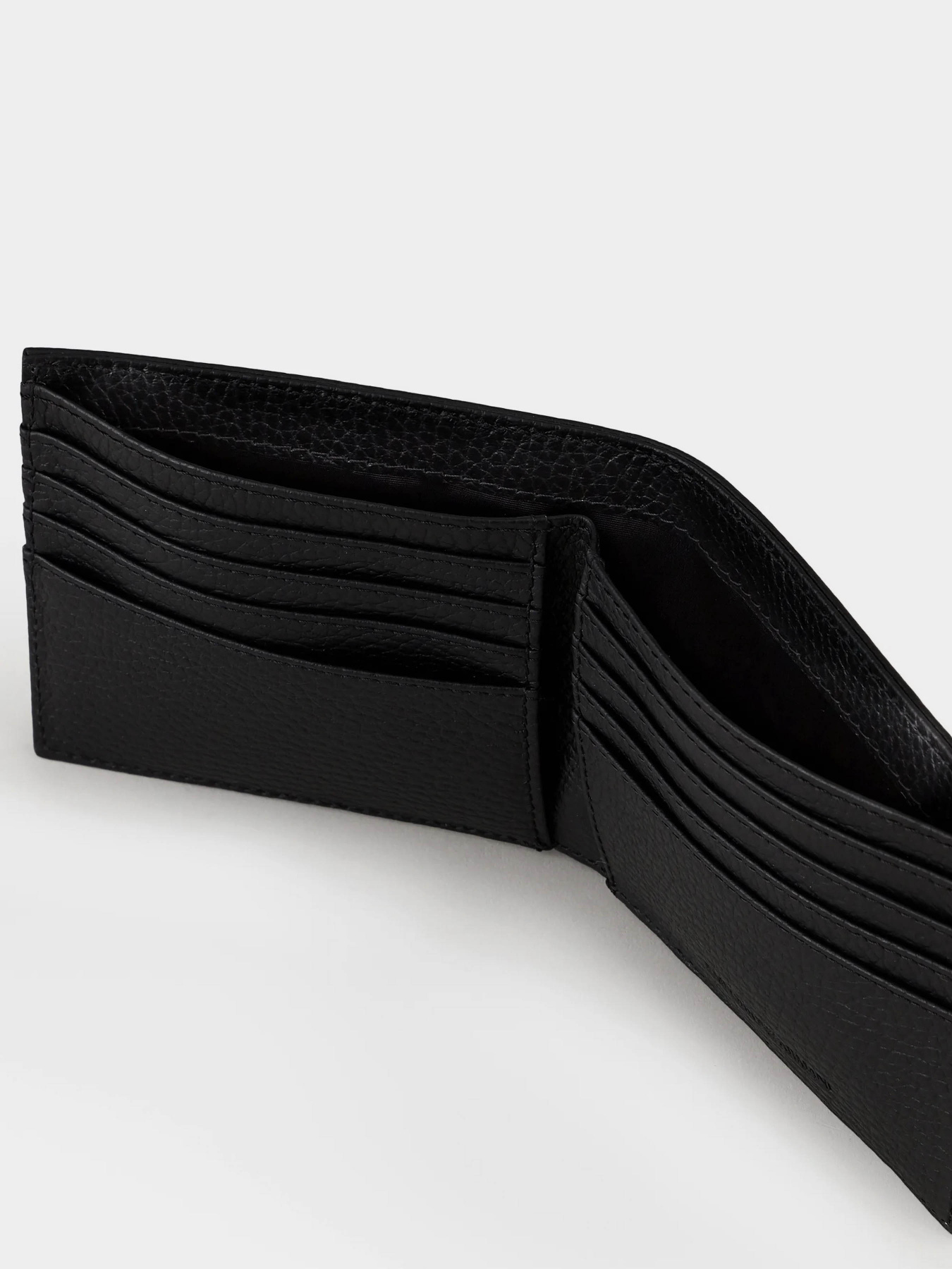 Кошельки Emporio Armani Essential модель Y4R168-Y068E-80001 Кошельки Emporio Armani Essential модель Y4R168-Y068E-80001 Фото