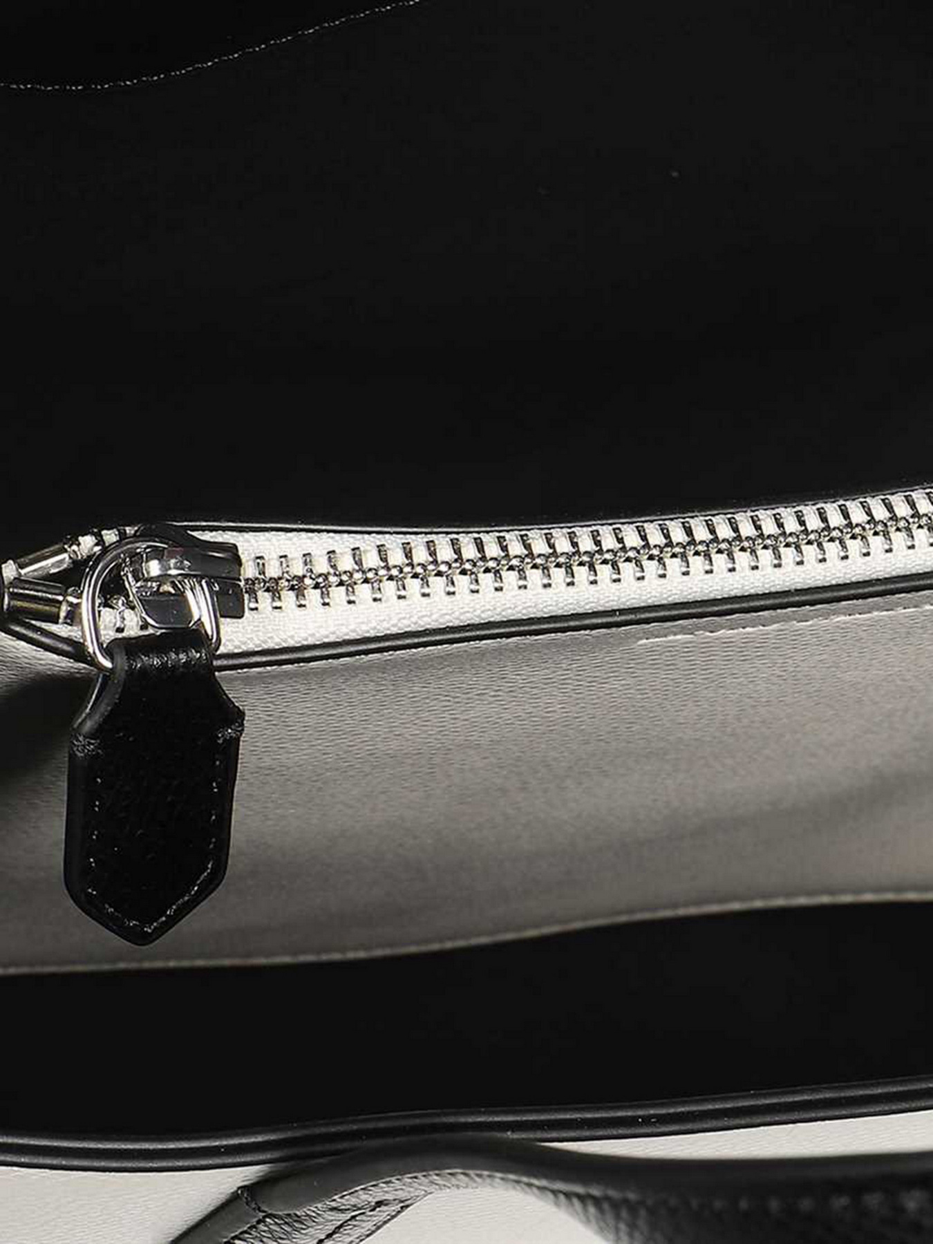Сумки Emporio Armani модель Y3D245-Y408E-87057 Сумки Emporio Armani модель Y3D245-Y408E-87057 Фото
