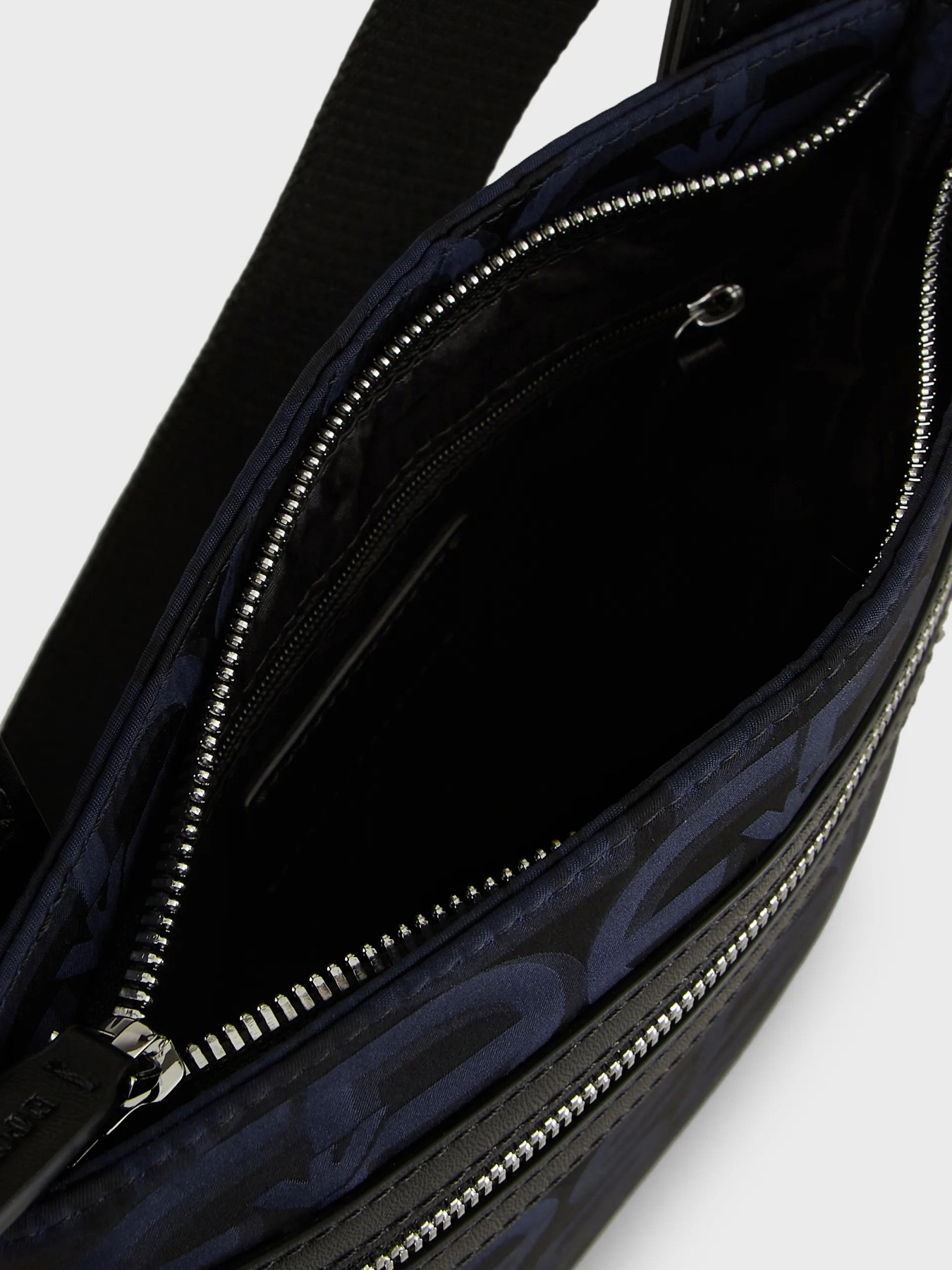Сумки Emporio Armani модель Y4M185-Y140E-88017 Фото
