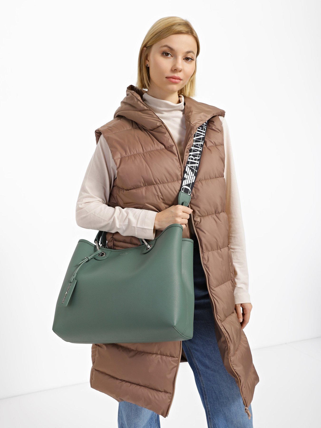 Сумки Emporio Armani модель Y3D165-YFO5E-81328 Сумки Emporio Armani модель Y3D165-YFO5E-81328 Фото