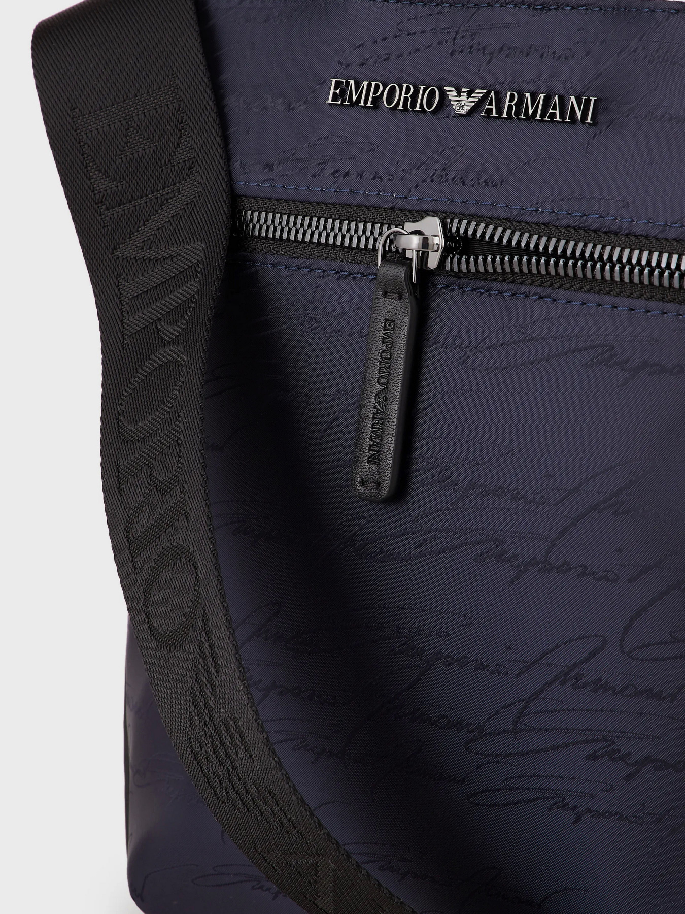 Сумки Emporio Armani модель Y4M382-Y202J-87077 Фото