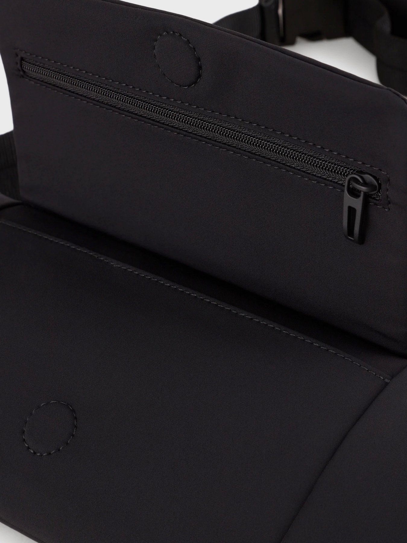 Сумки Emporio Armani Travel Essentials модель Y4O361-Y104V-84084 Фото