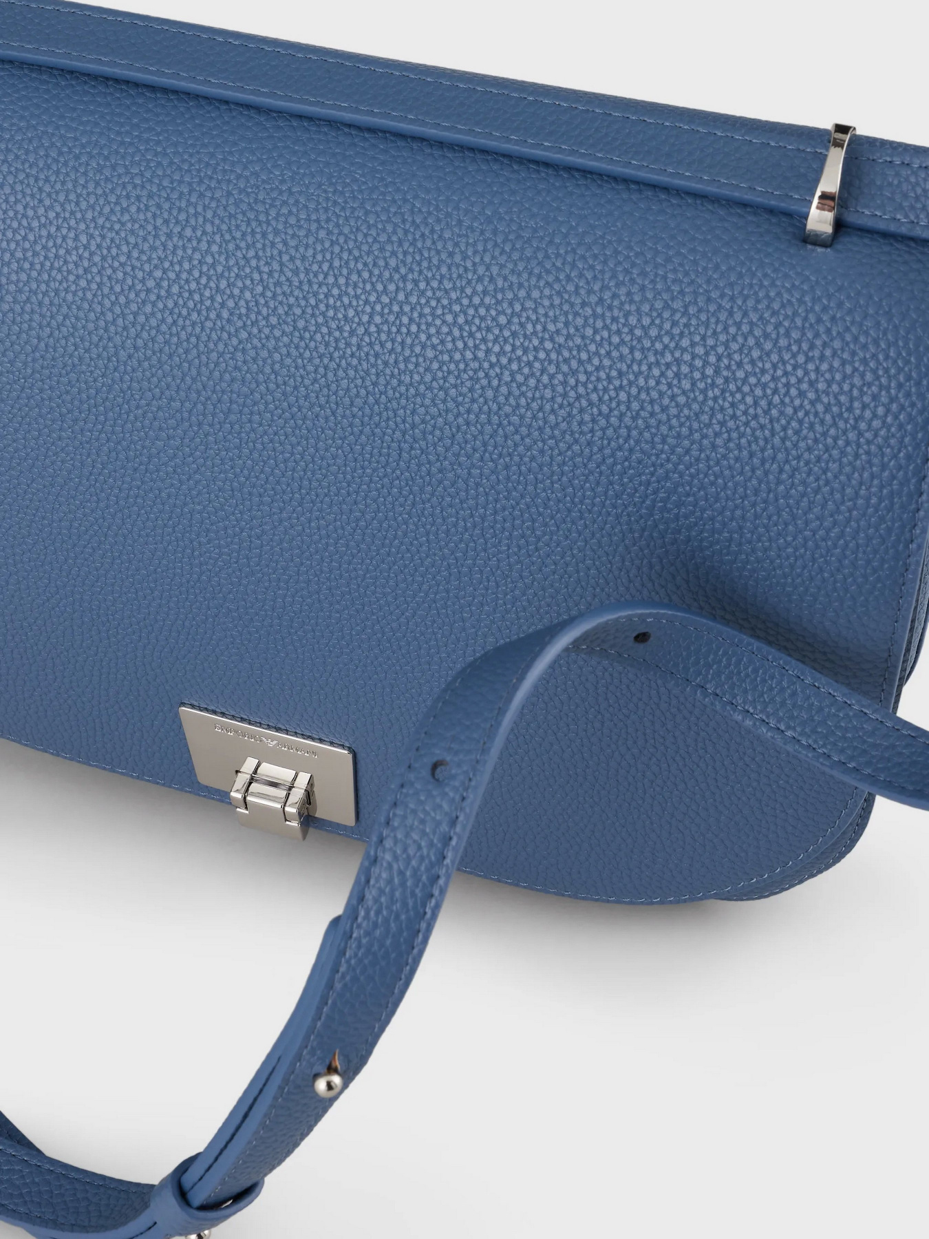 Сумки Emporio Armani модель Y3B201-YFO5X-89587 Фото