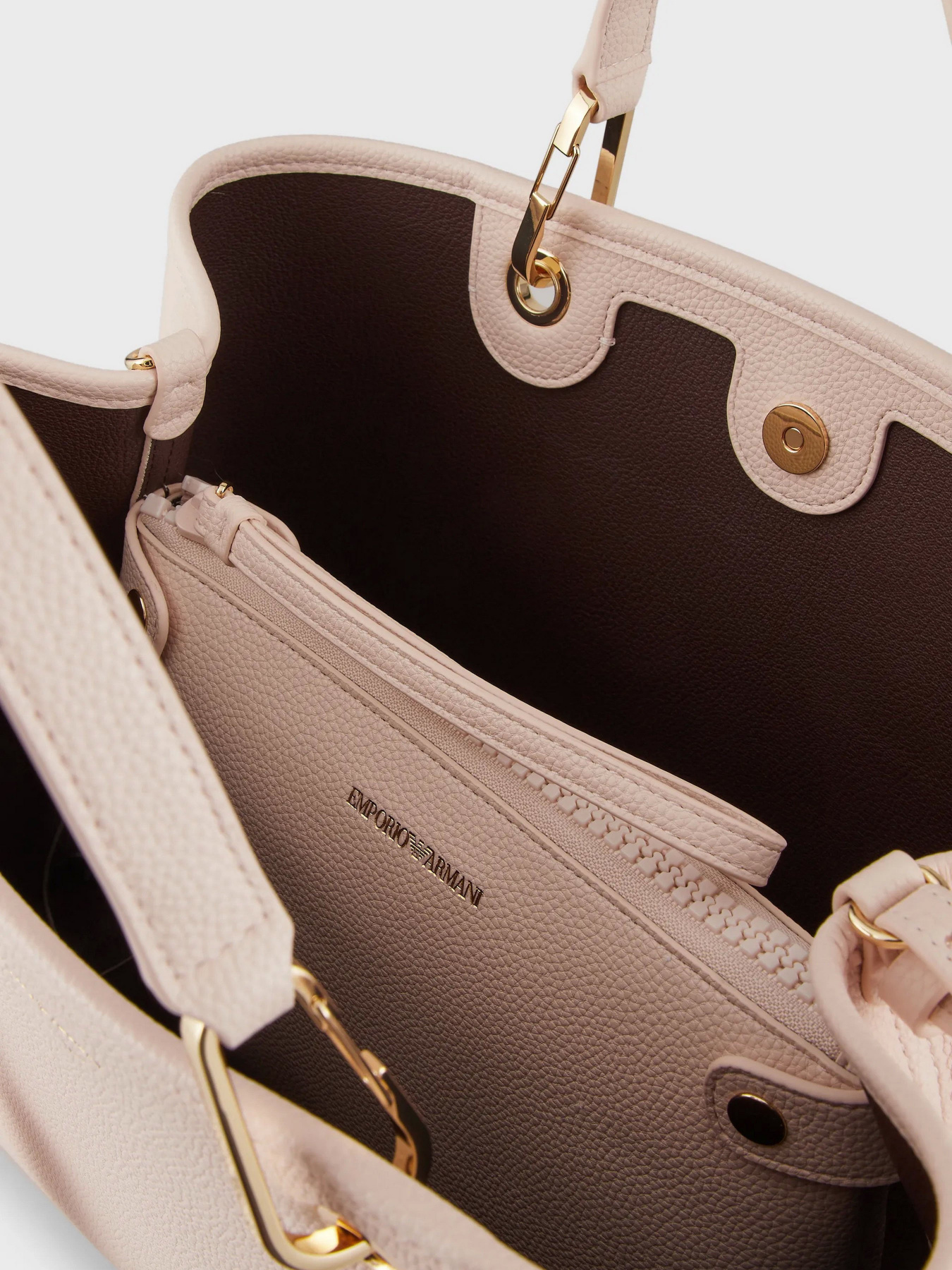 Сумки Emporio Armani MYEA модель Y3D165-YFO5B-88820 Фото