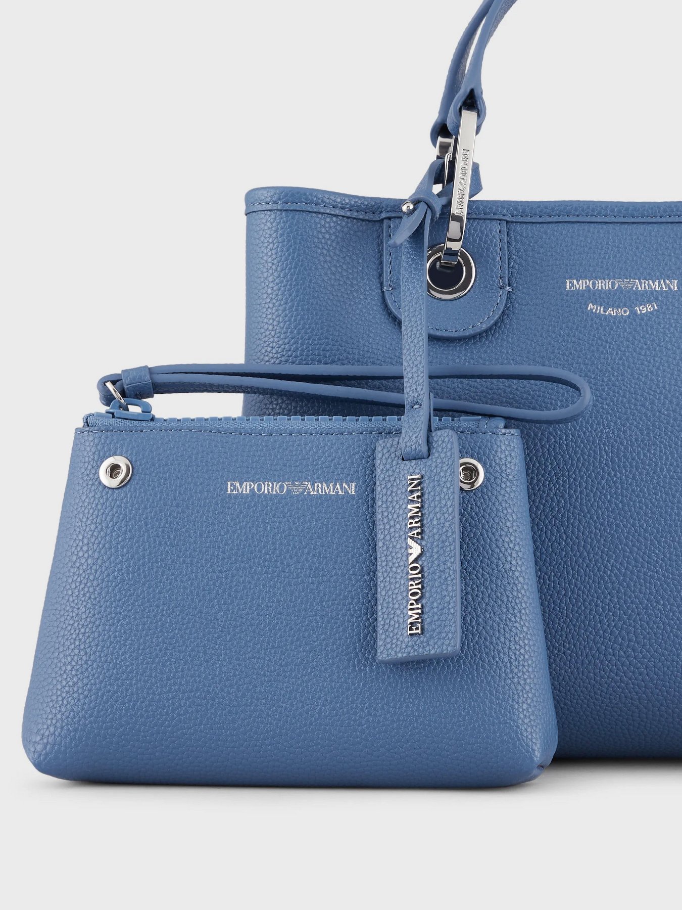 Сумки Emporio Armani MYEA модель Y3D166-YFO5E-89587 Сумки Emporio Armani MYEA модель Y3D166-YFO5E-89587 Фото