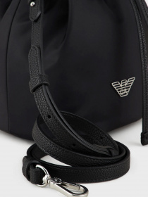 Сумки Emporio Armani Travel Essentials модель Y3E210-YVL7E-80001 Фото