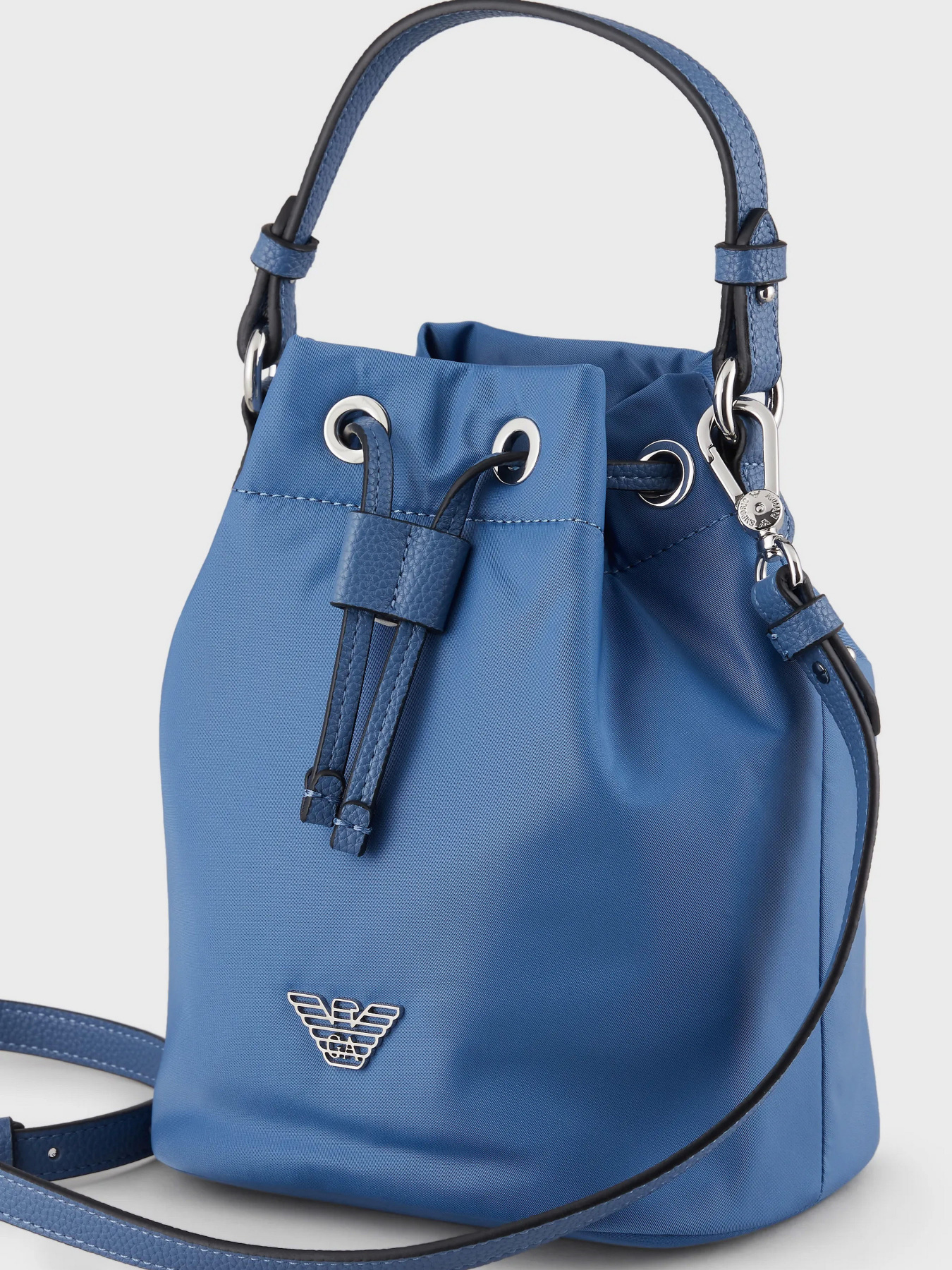 Сумки Emporio Armani Travel Essentials модель Y3E210-YVL7E-80214 Сумки Emporio Armani Travel Essentials модель Y3E210-YVL7E-80214 Фото