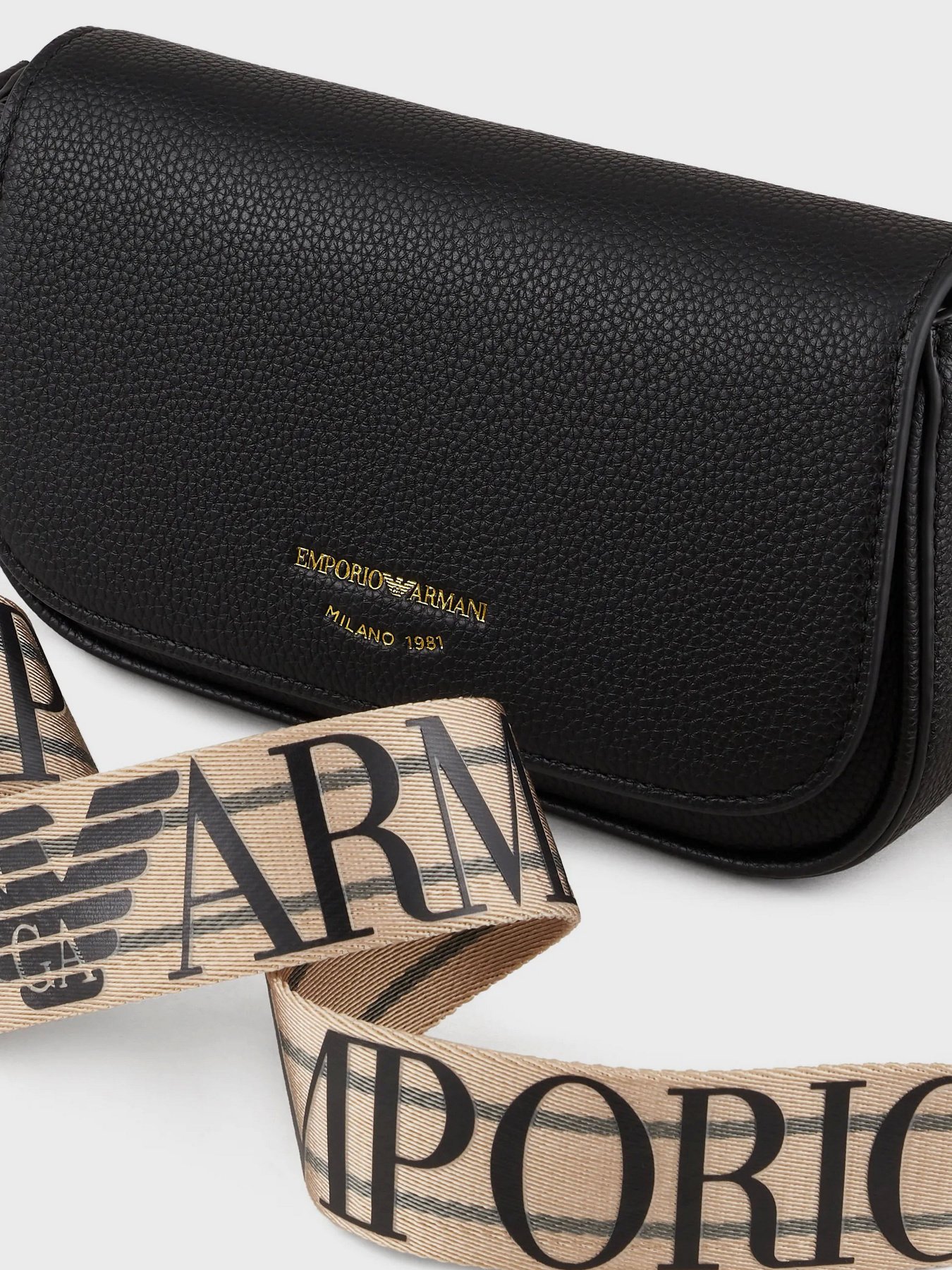 Сумки Emporio Armani MYEA модель Y3H294-YFO5B-85218 Фото