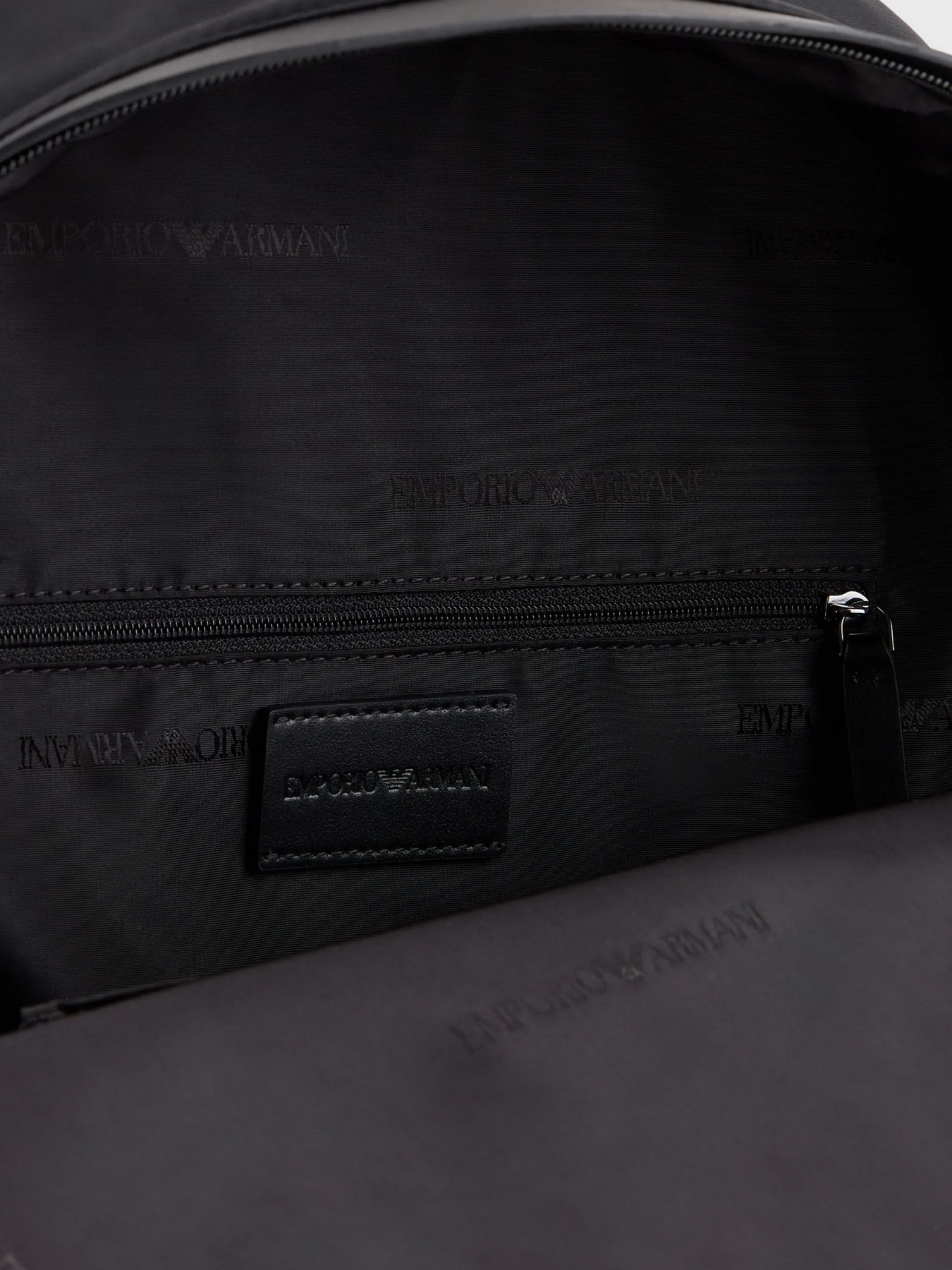 Рюкзаки Emporio Armani модель Y4O348-Y217J-80001 Рюкзаки Emporio Armani модель Y4O348-Y217J-80001 Фото