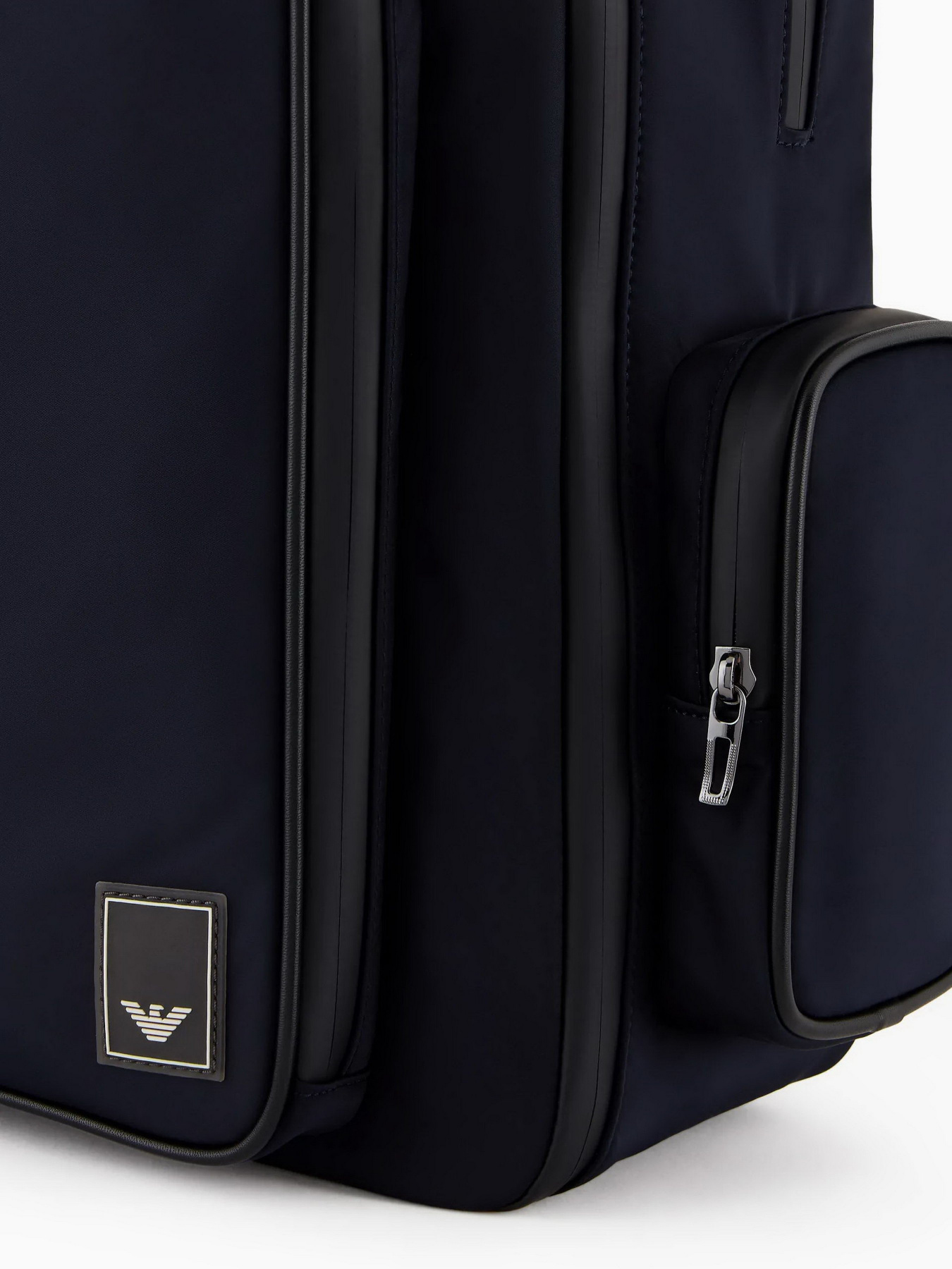 Рюкзаки Emporio Armani Travel Essentials модель Y4O414-Y700J-80033 Рюкзаки Emporio Armani Travel Essentials модель Y4O414-Y700J-80033 Фото