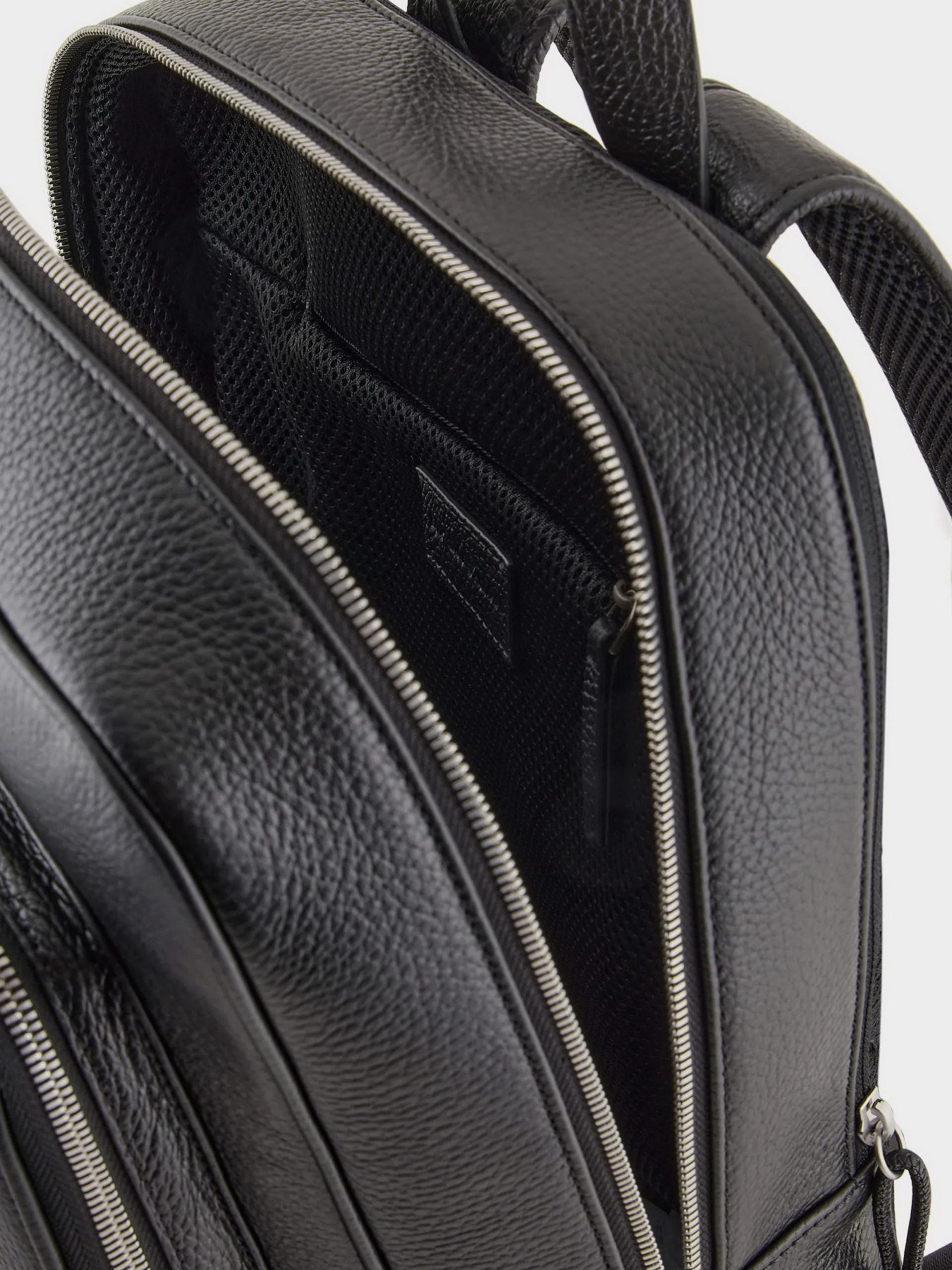 Рюкзаки Emporio Armani модель Y4O437-Y068E-80001 Фото