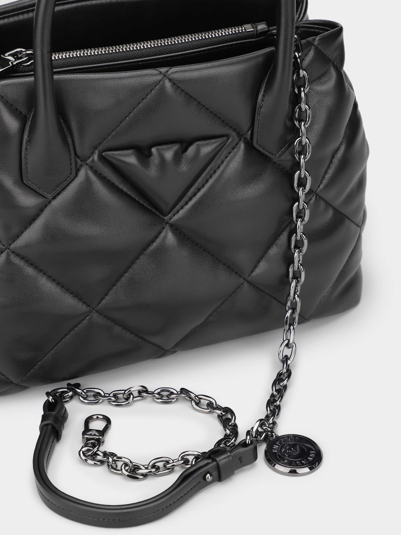 Сумки Emporio Armani модель Y3D269-YWJ8I-80001 Сумки Emporio Armani модель Y3D269-YWJ8I-80001 Фото