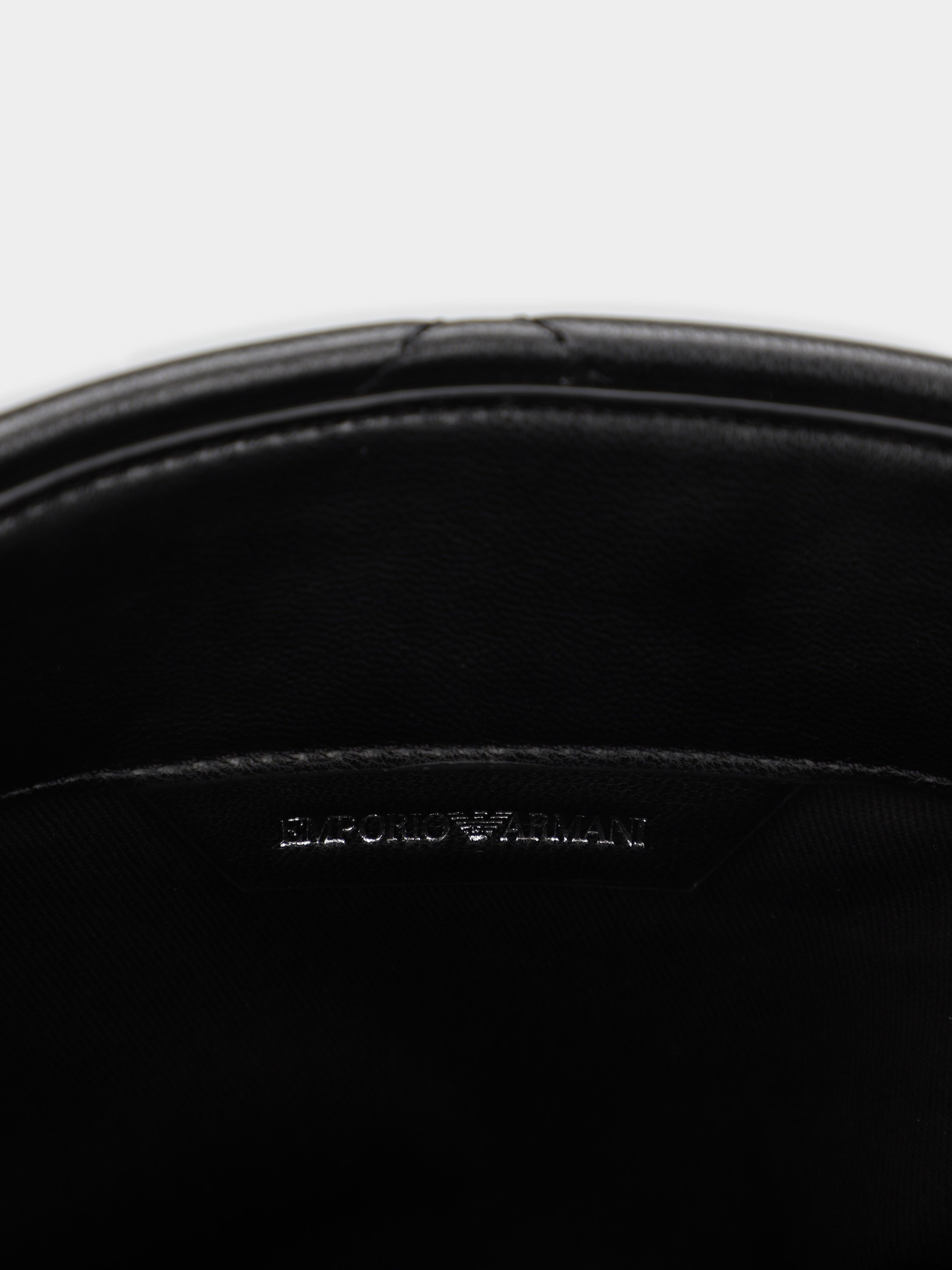 Сумки Emporio Armani модель Y3D269-YWJ8I-80001 Сумки Emporio Armani модель Y3D269-YWJ8I-80001 Фото