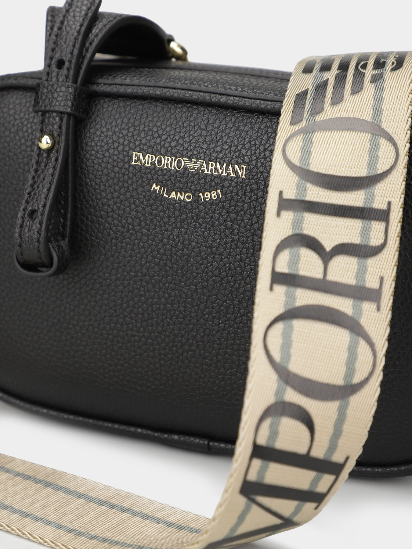 Сумки Emporio Armani модель EW000537-AF12103-MC032 Сумки Emporio Armani модель EW000537-AF12103-MC032 Фото