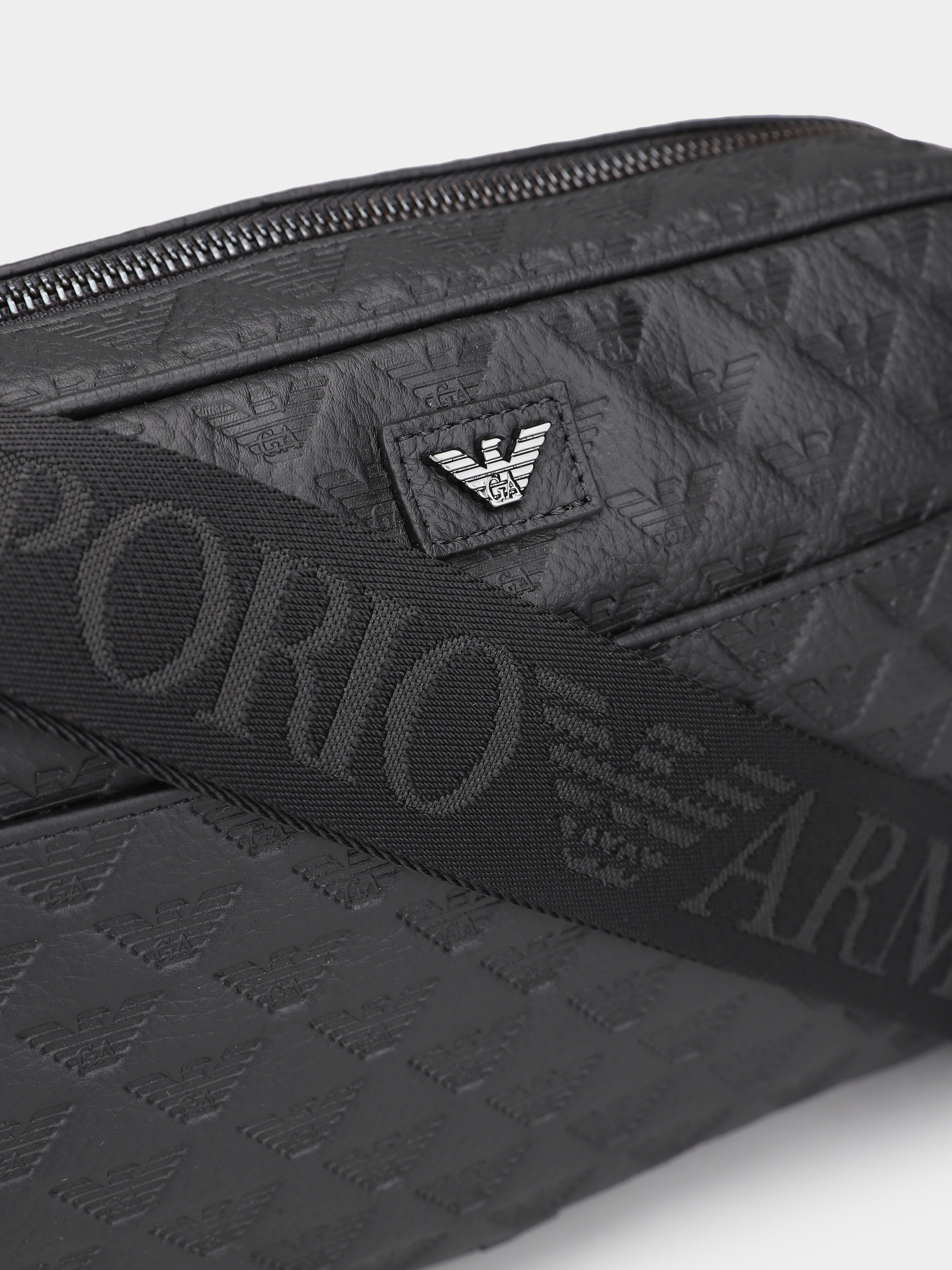 Сумки Emporio Armani модель Y4M418-YQ67I-80001 Сумки Emporio Armani модель Y4M418-YQ67I-80001 Фото