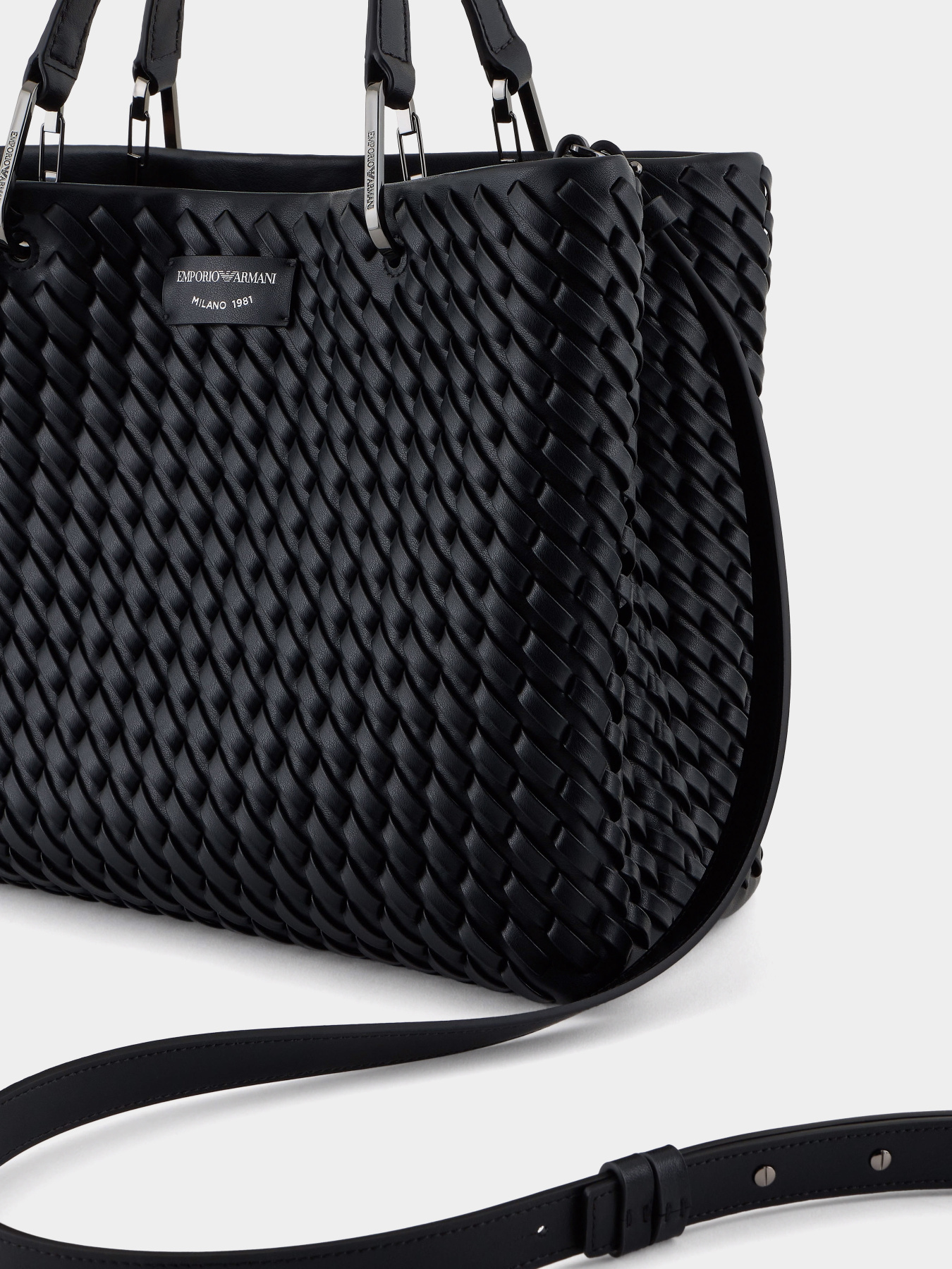 Сумки Emporio Armani модель EW000360-AF12762-UC001 Сумки Emporio Armani модель EW000360-AF12762-UC001 Фото