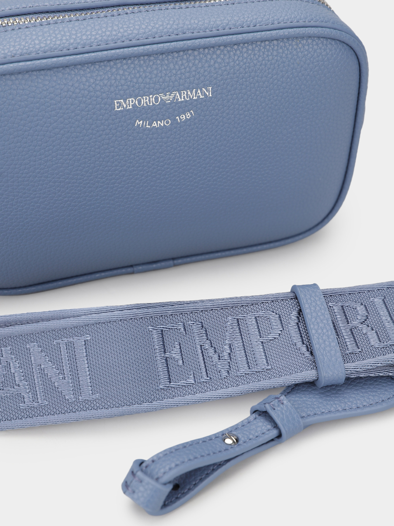 Сумки Emporio Armani модель EW000537-AF12036-M8128 Сумки Emporio Armani модель EW000537-AF12036-M8128 Фото
