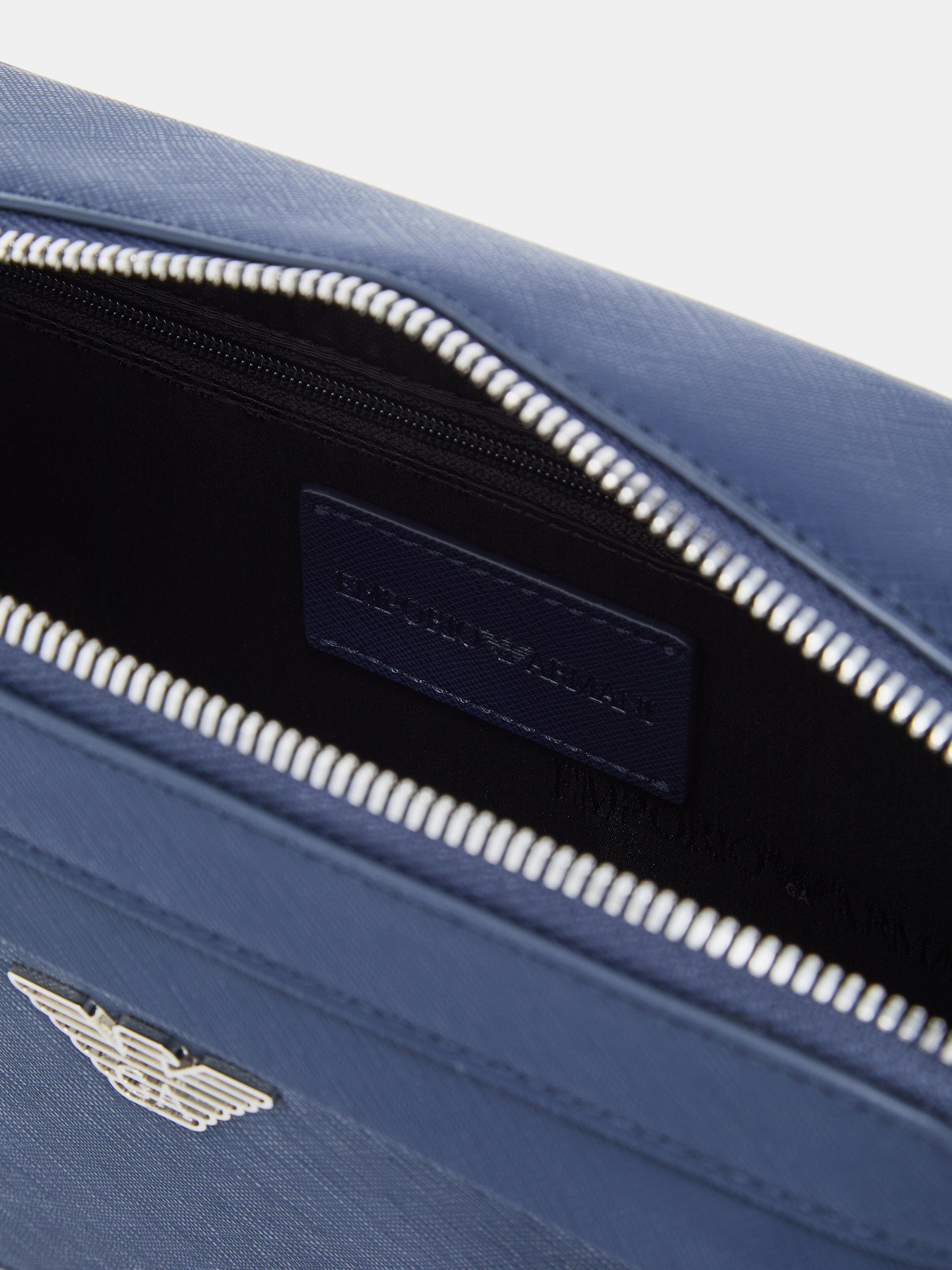 Сумки Emporio Armani модель EM001186-AF13805-UB107 Сумки Emporio Armani модель EM001186-AF13805-UB107 Фото