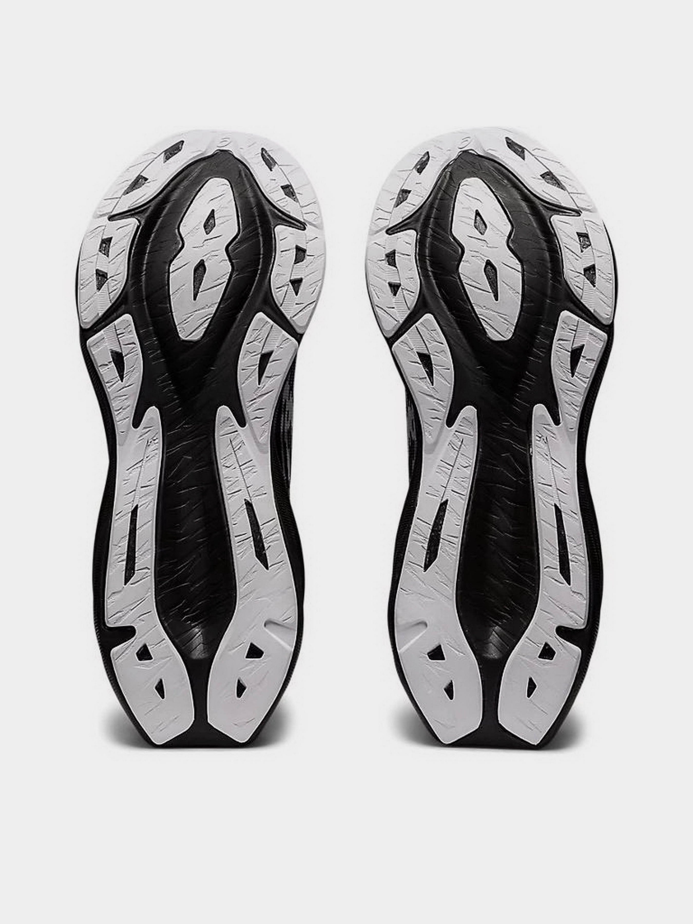 Кроссовки Asics Novablast 3 модель 1011B458-002 Чорний, білий Кроссовки Asics Novablast 3 модель 1011B458-002 Чорний, білий Фото