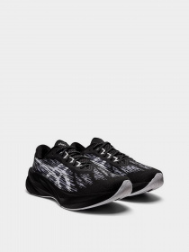 Кроссовки Asics Novablast 3 модель 1011B458-002 Чорний, білий Фото