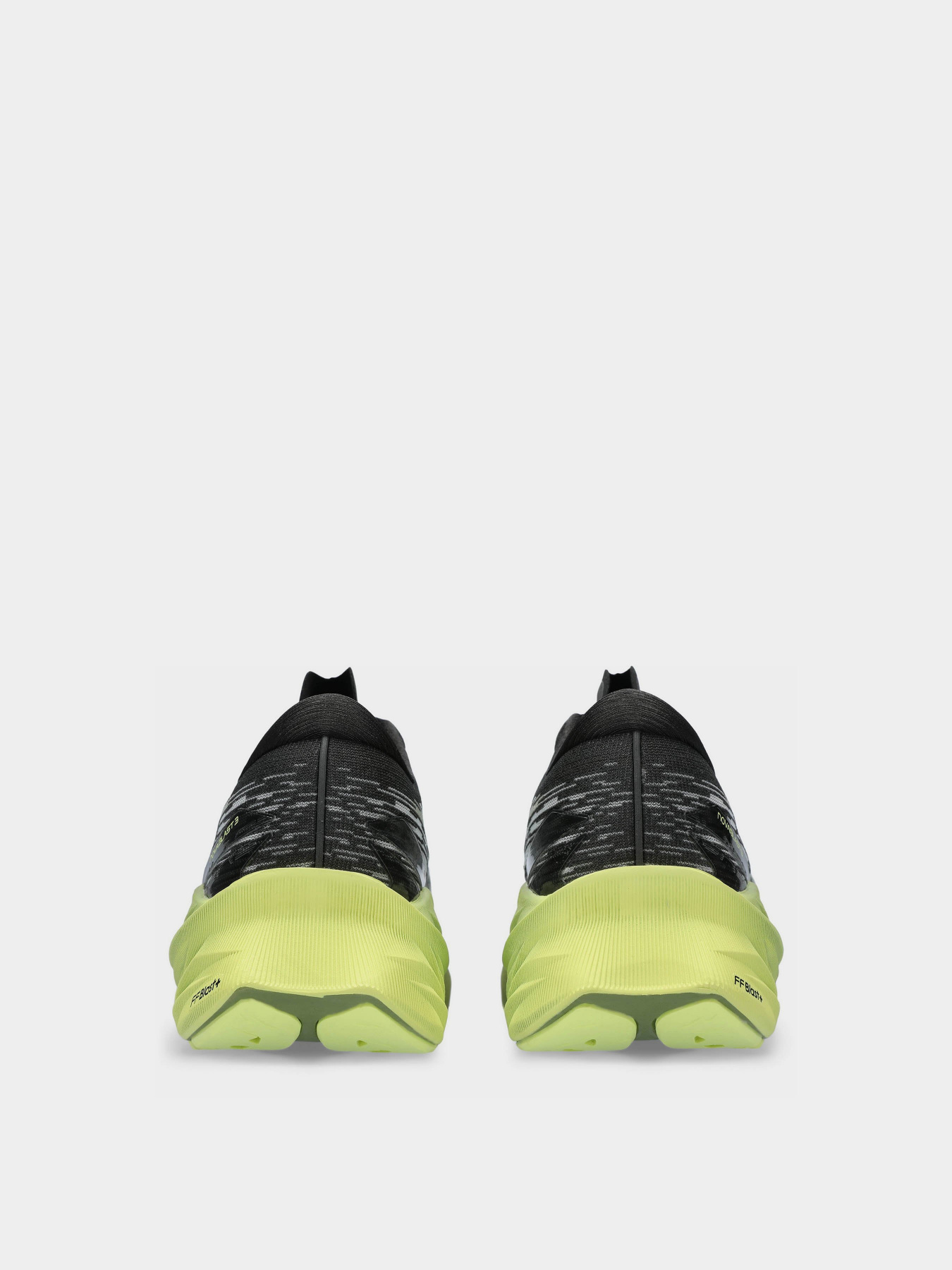 Кроссовки Asics Novablast 3 модель 1011B458-005 Чорний, зелений Кроссовки Asics Novablast 3 модель 1011B458-005 Чорний, зелений Фото