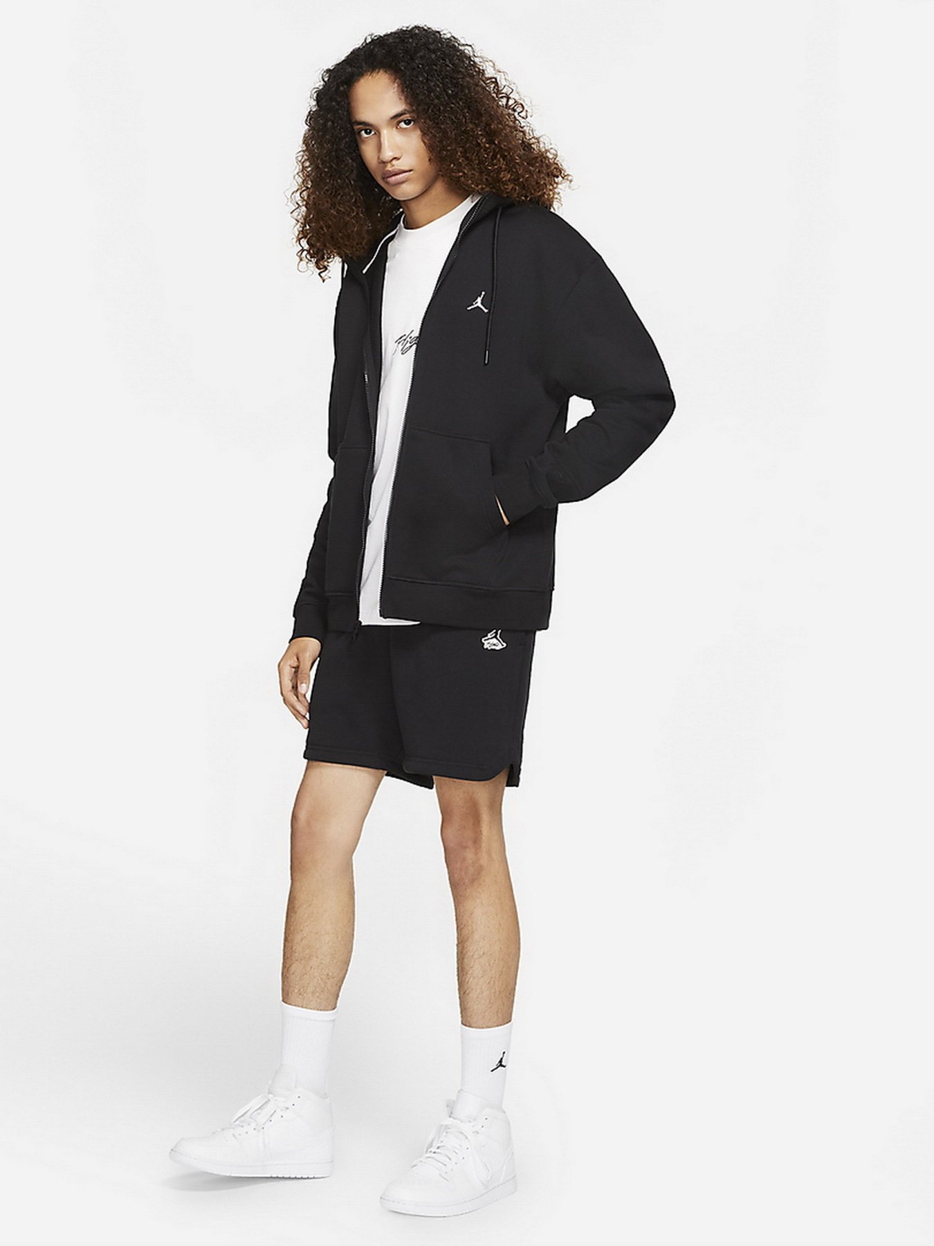 Худи и свитшоты NIKE Jordan Essentials модель DA9810-010 Худи и свитшоты NIKE Jordan Essentials модель DA9810-010 Фото