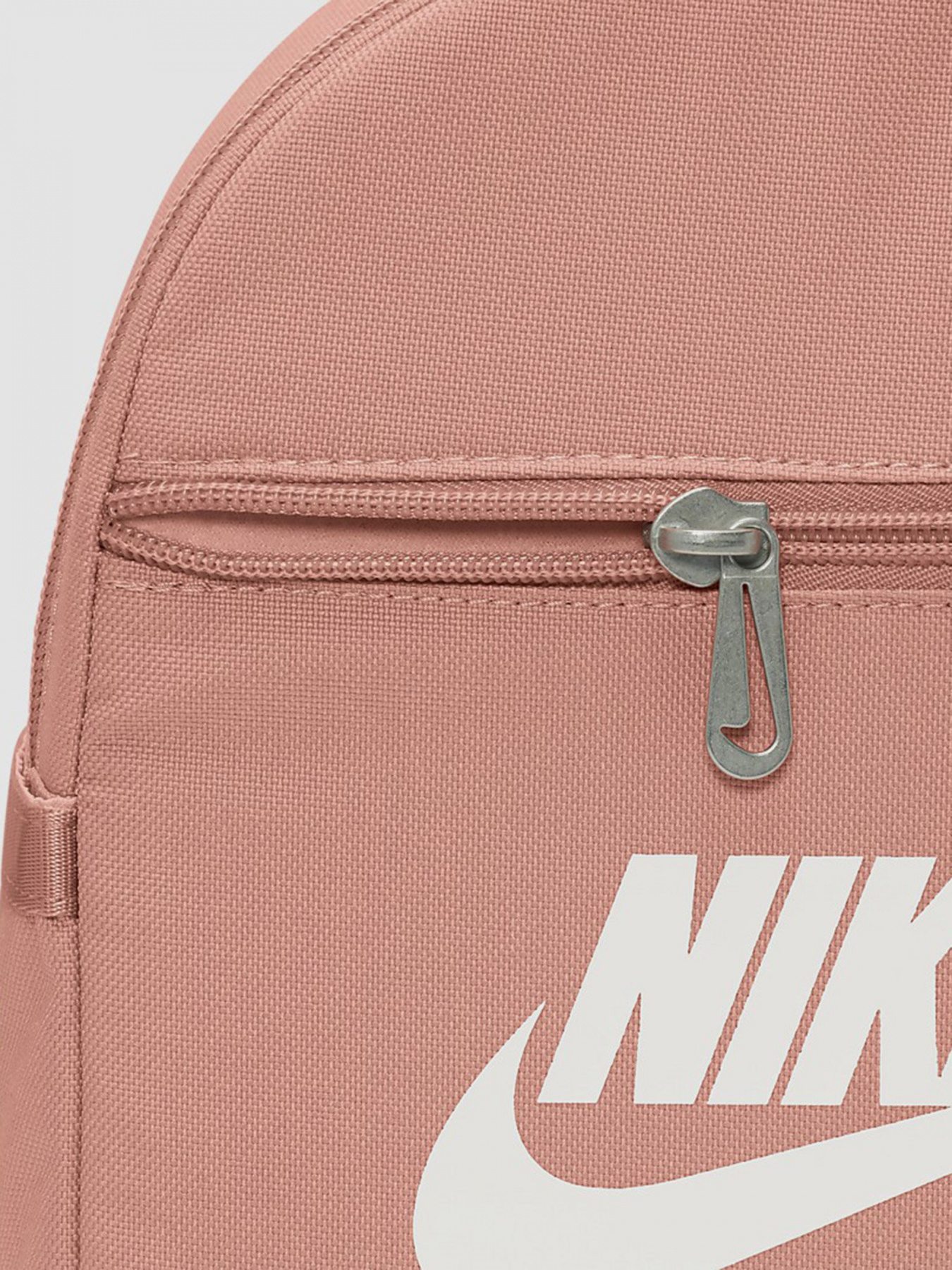 Рюкзаки NIKE Futura 365 Mini модель CW9301-824 Рюкзаки NIKE Futura 365 Mini модель CW9301-824 Фото
