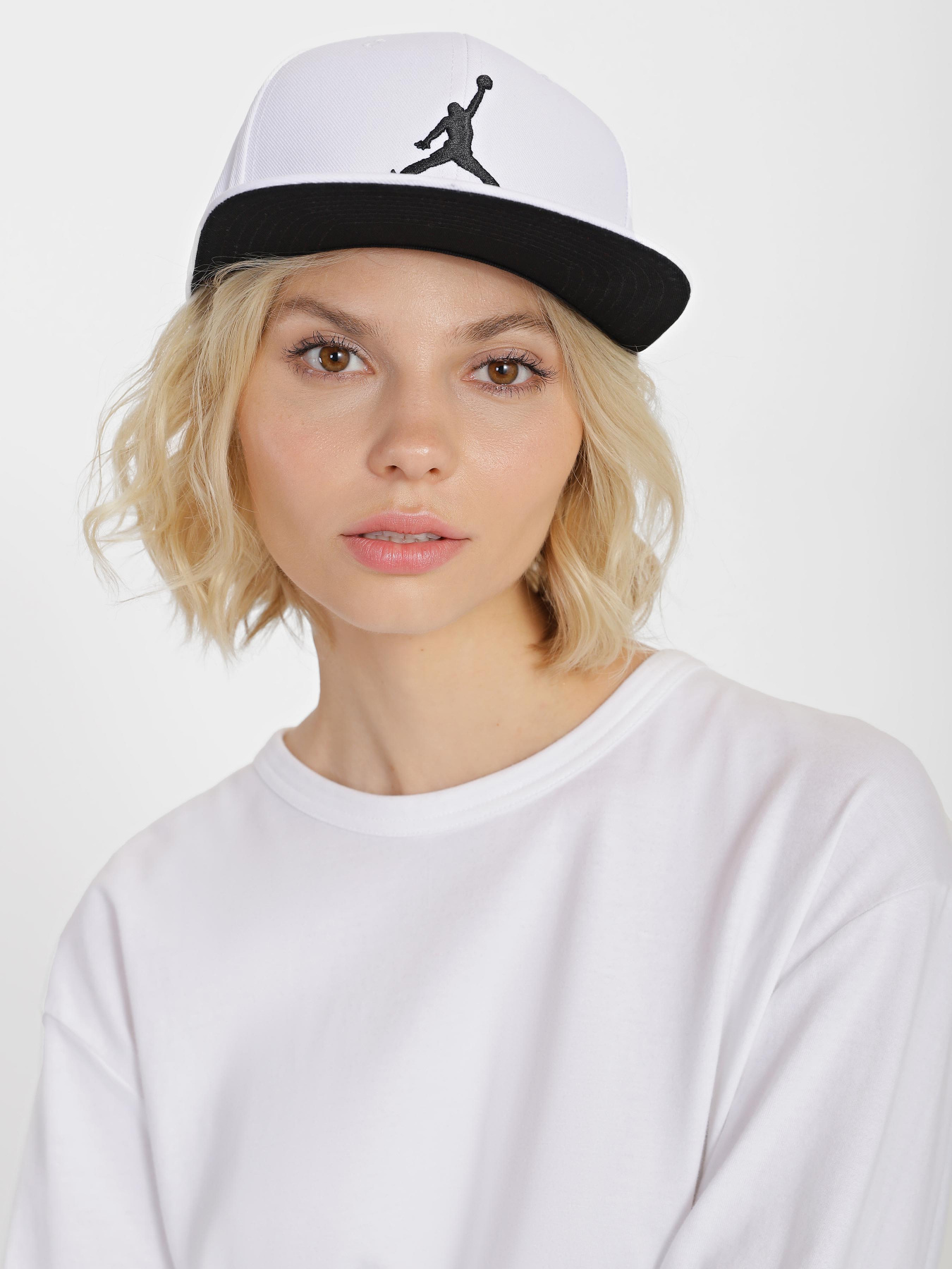 Шапки та кепки NIKE Pro Jumpman Snapback модель AR2118-101 Фото