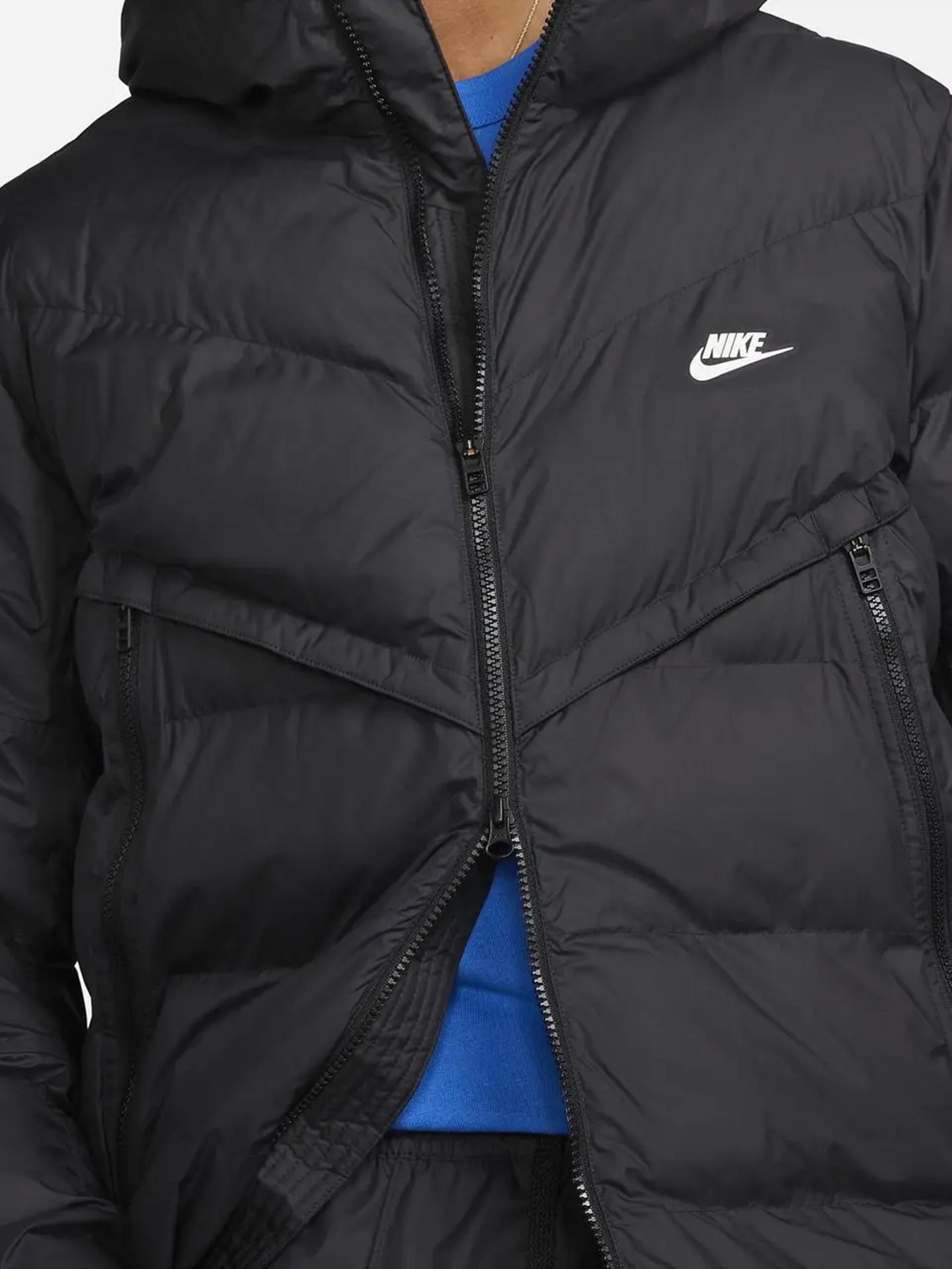 Куртки та дублянки NIKE Sportswear Storm-FIT Windrunner модель DR9609-010 Фото
