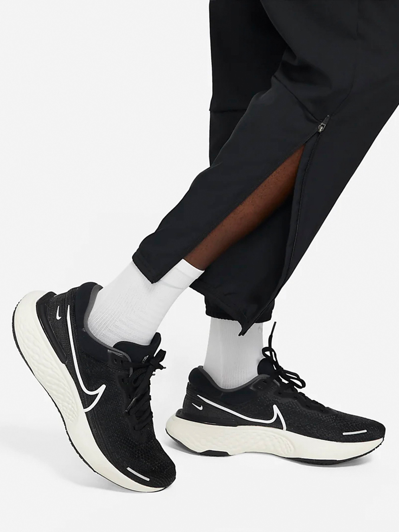 Брюки NIKE DRI-FIT CHALLENGER модель DD4894-010 Фото