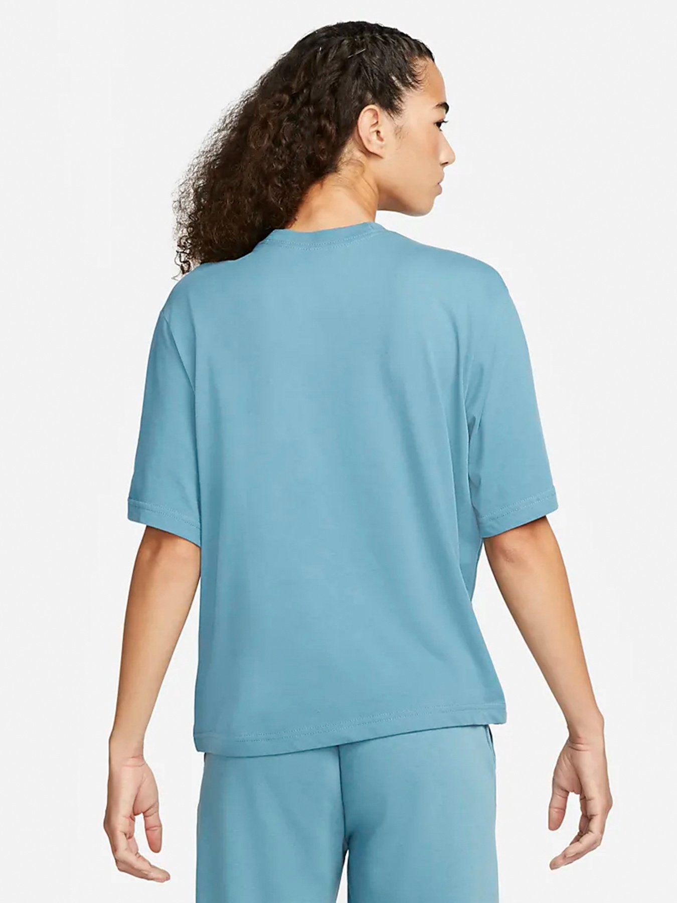 Футболки і поло NIKE Dri-FIT модель DX7984-496 Футболки і поло NIKE Dri-FIT модель DX7984-496 Фото