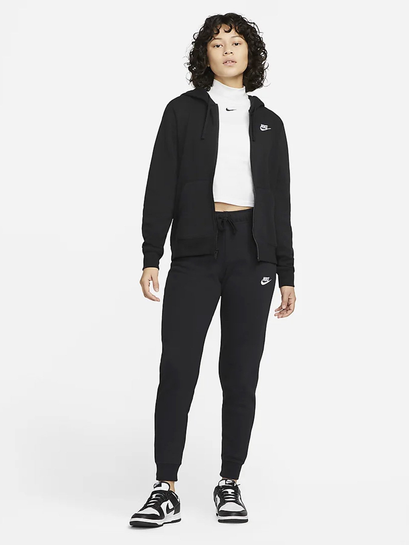 Худі та світшоти NIKE Sportswear Club Fleece модель DQ5471-010 Худі та світшоти NIKE Sportswear Club Fleece модель DQ5471-010 Фото