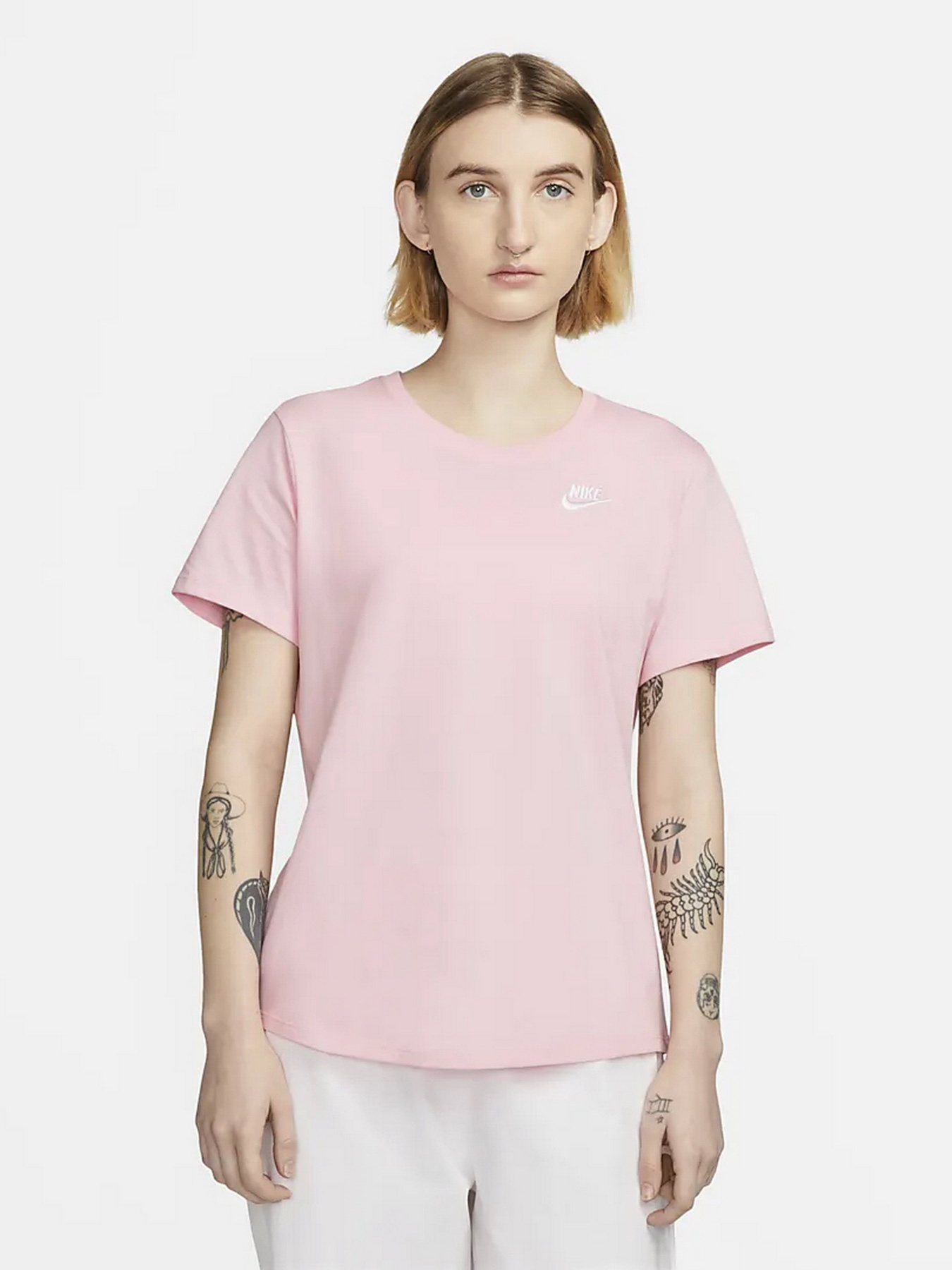 Футболки і поло NIKE W NSW TEE CLUB модель DX7902-690 Футболки і поло NIKE W NSW TEE CLUB модель DX7902-690 Фото