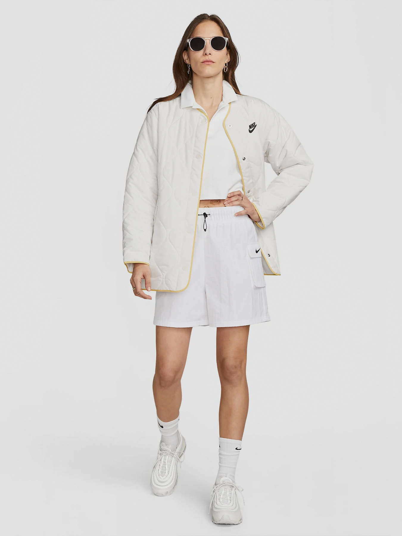 Шорти NIKE Sportswear Essential модель DM6247-100 Фото