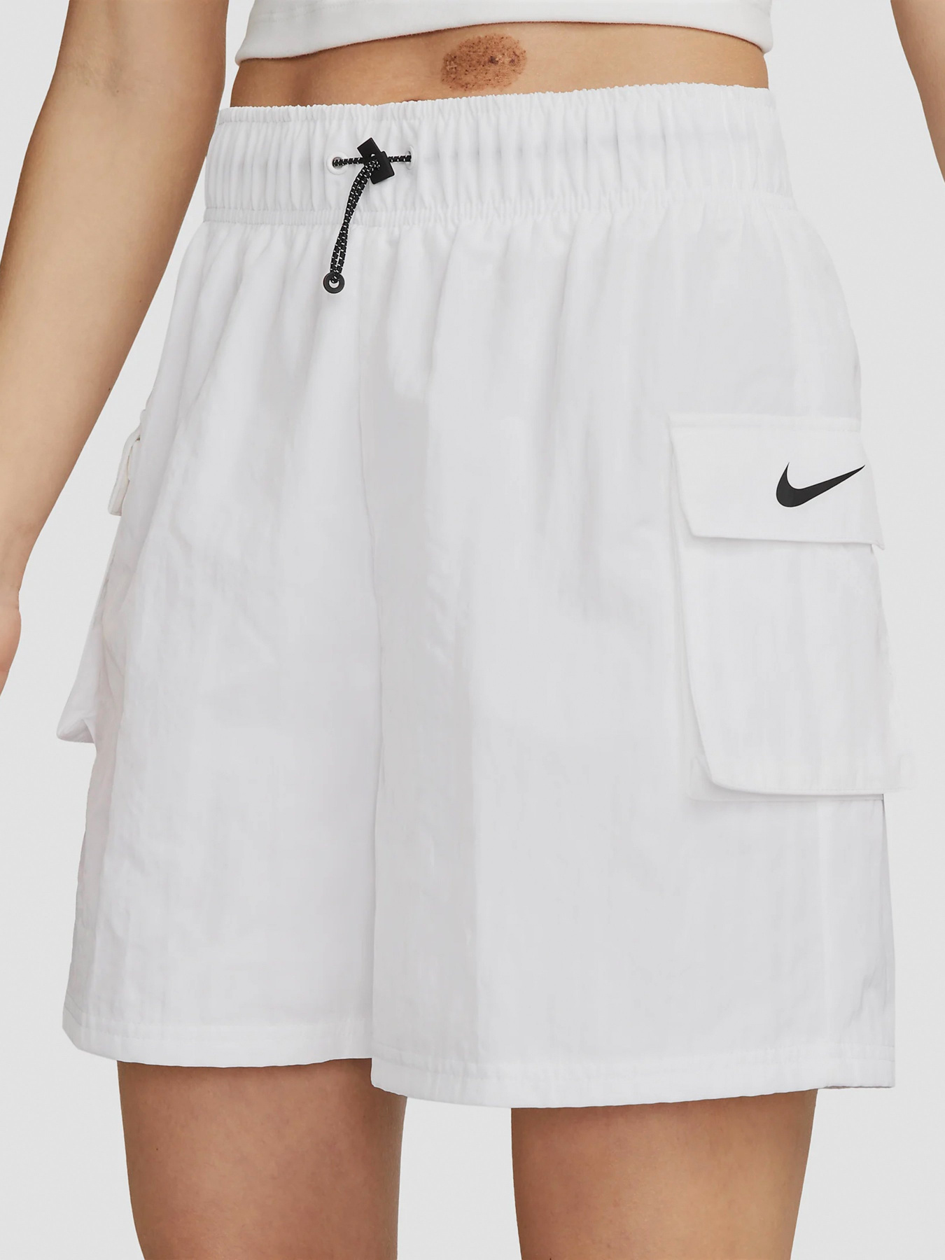 Шорти NIKE Sportswear Essential модель DM6247-100 Фото