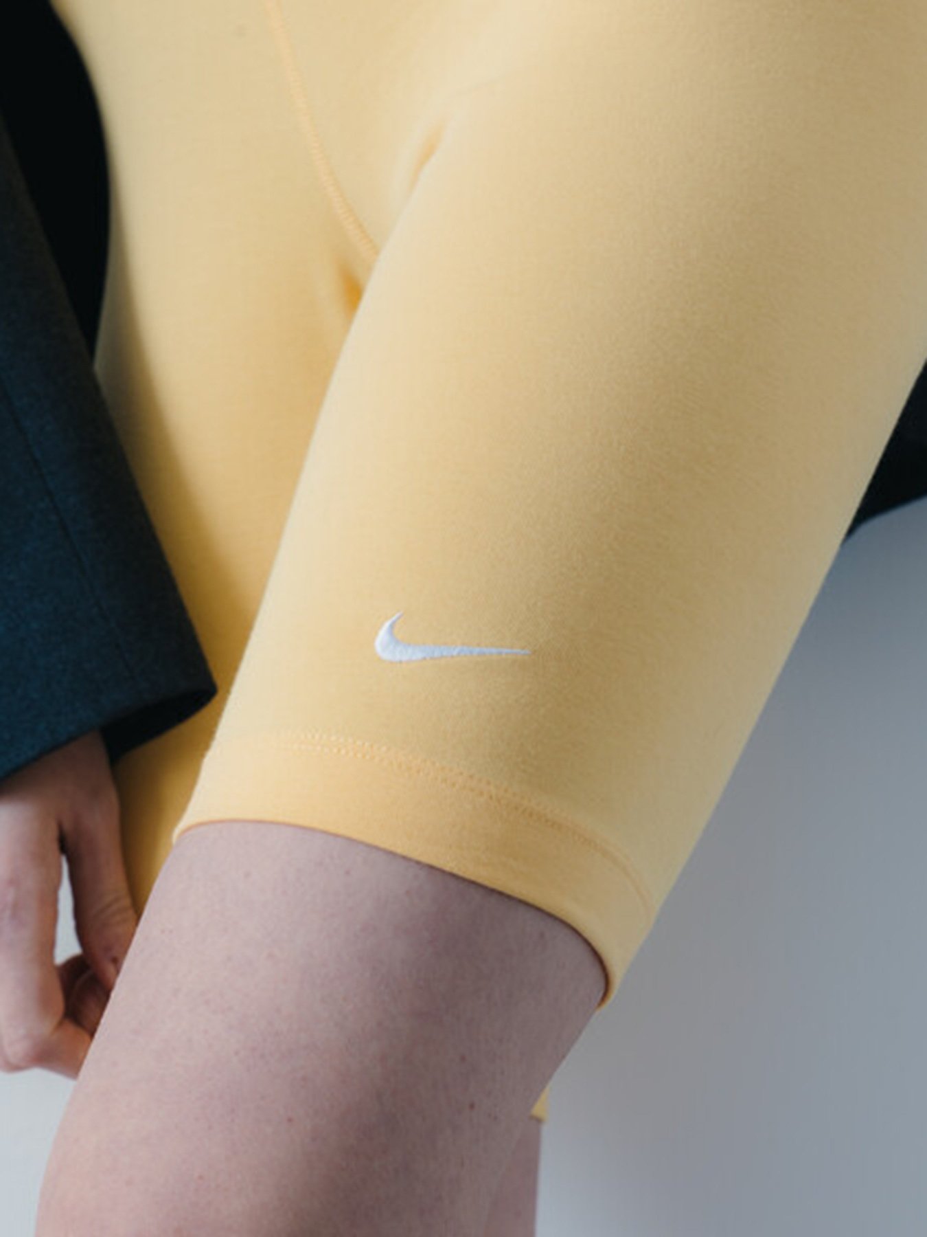 Шорти NIKE Sportswear Essentials модель CZ8526-795 Шорти NIKE Sportswear Essentials модель CZ8526-795 Фото