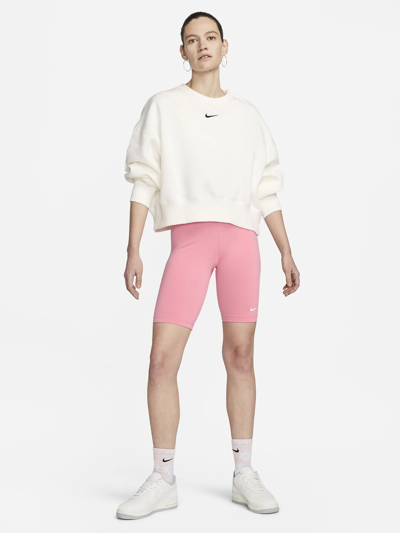 Шорти NIKE Sportswear Essentials модель CZ8526-611 Фото