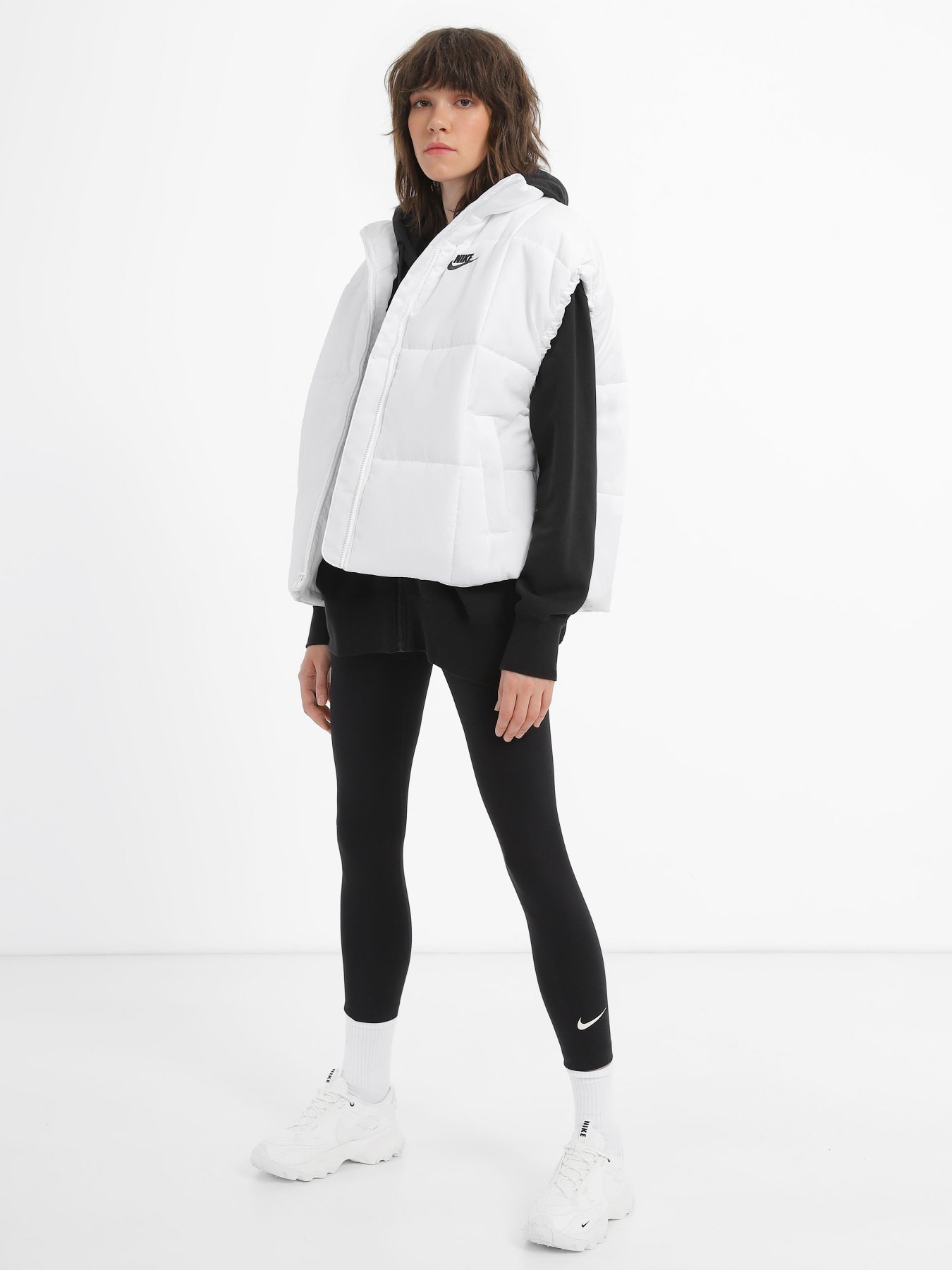 Куртки и дубленки NIKE Sportswear Classic Therma-FIT модель FB7679-100 Фото