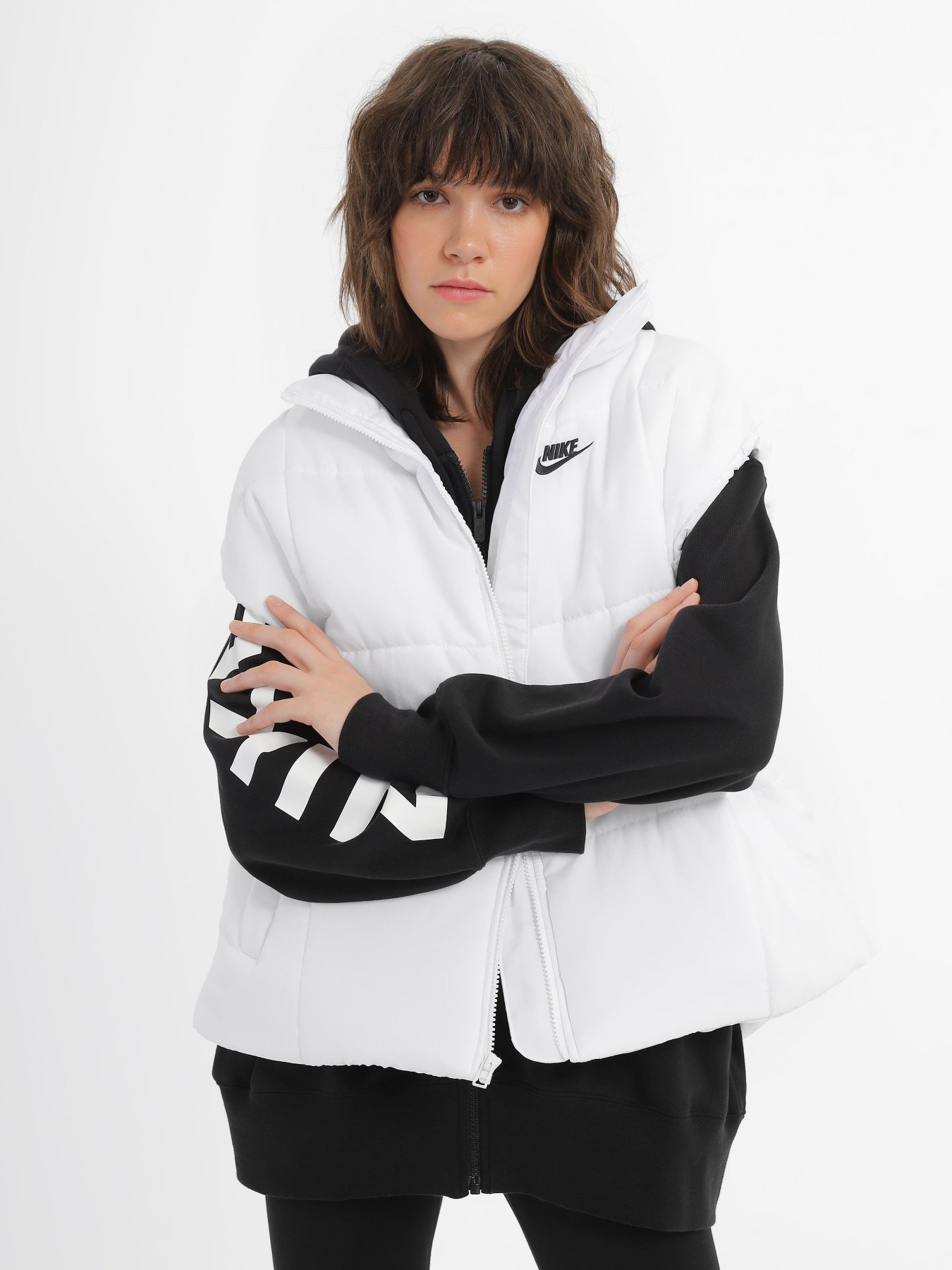 Куртки и дубленки NIKE Sportswear Classic Therma-FIT модель FB7679-100 Фото