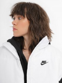 Куртки и дубленки NIKE Sportswear Classic Therma-FIT модель FB7679-100 Фото