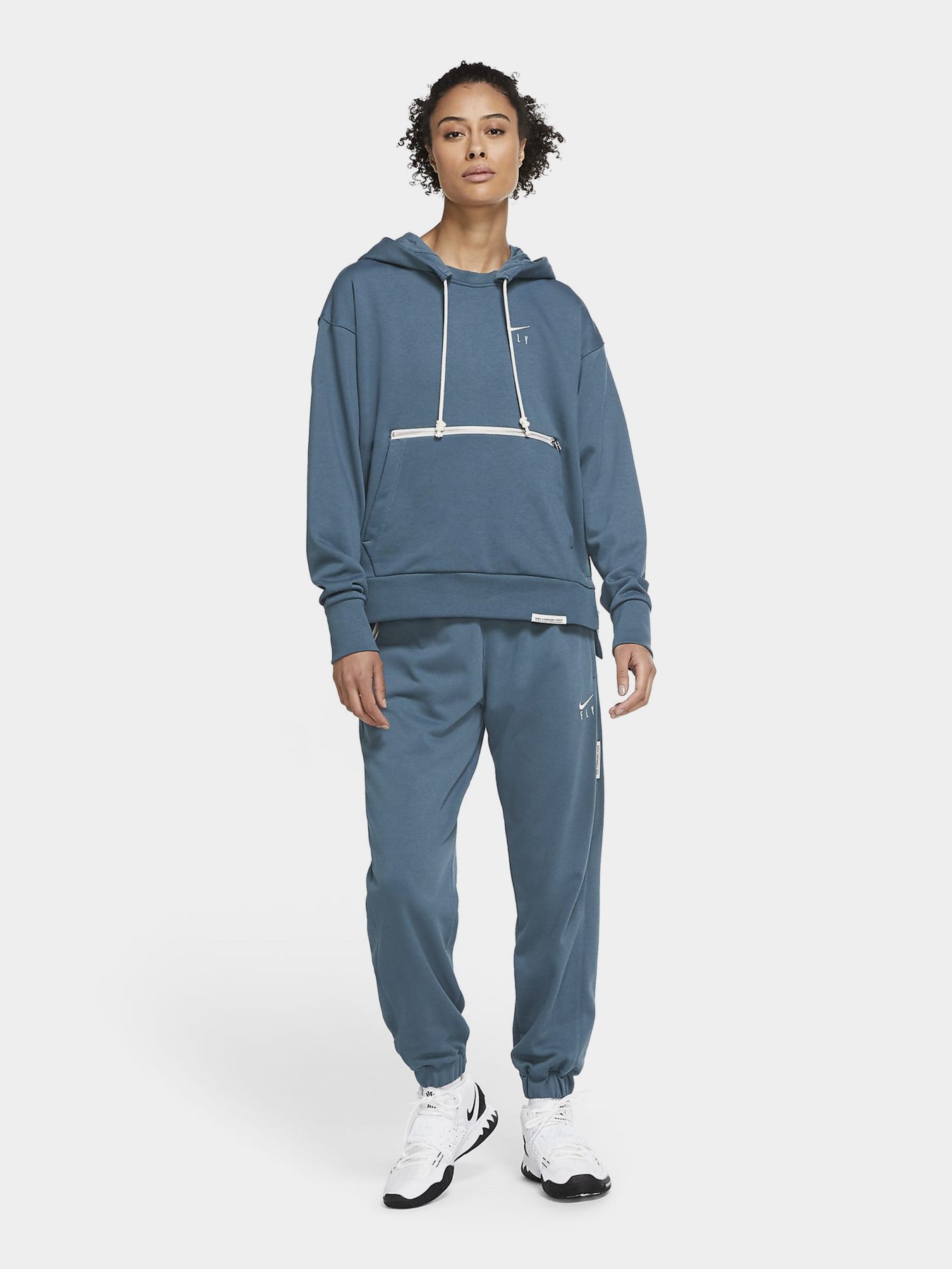 Худи и свитшоты NIKE Swoosh Fly Standard Issue модель CU3479-058 Фото