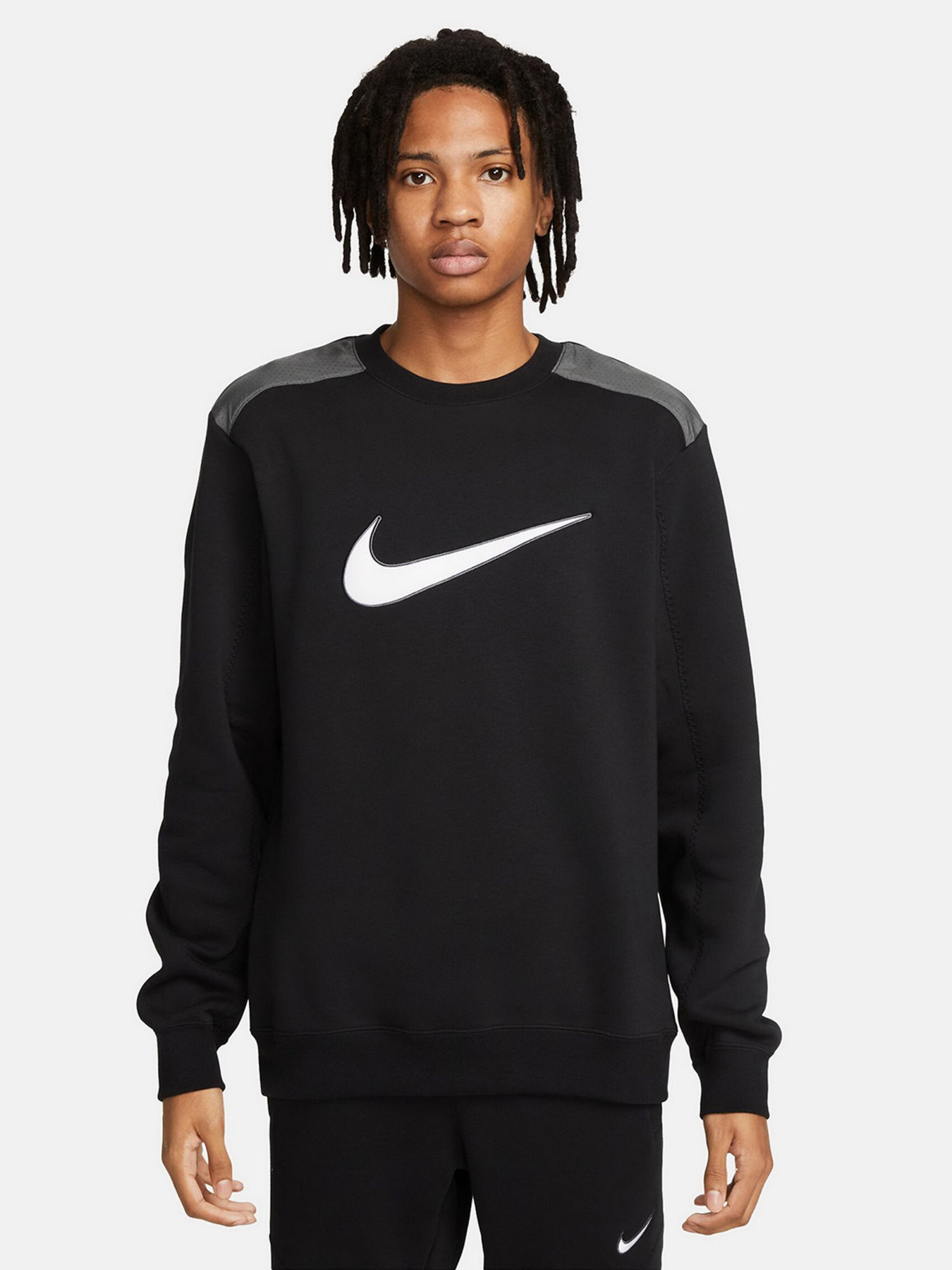 Худі та світшоти NIKE Sportswear Club Fleece Crew модель FN0245-010 Фото
