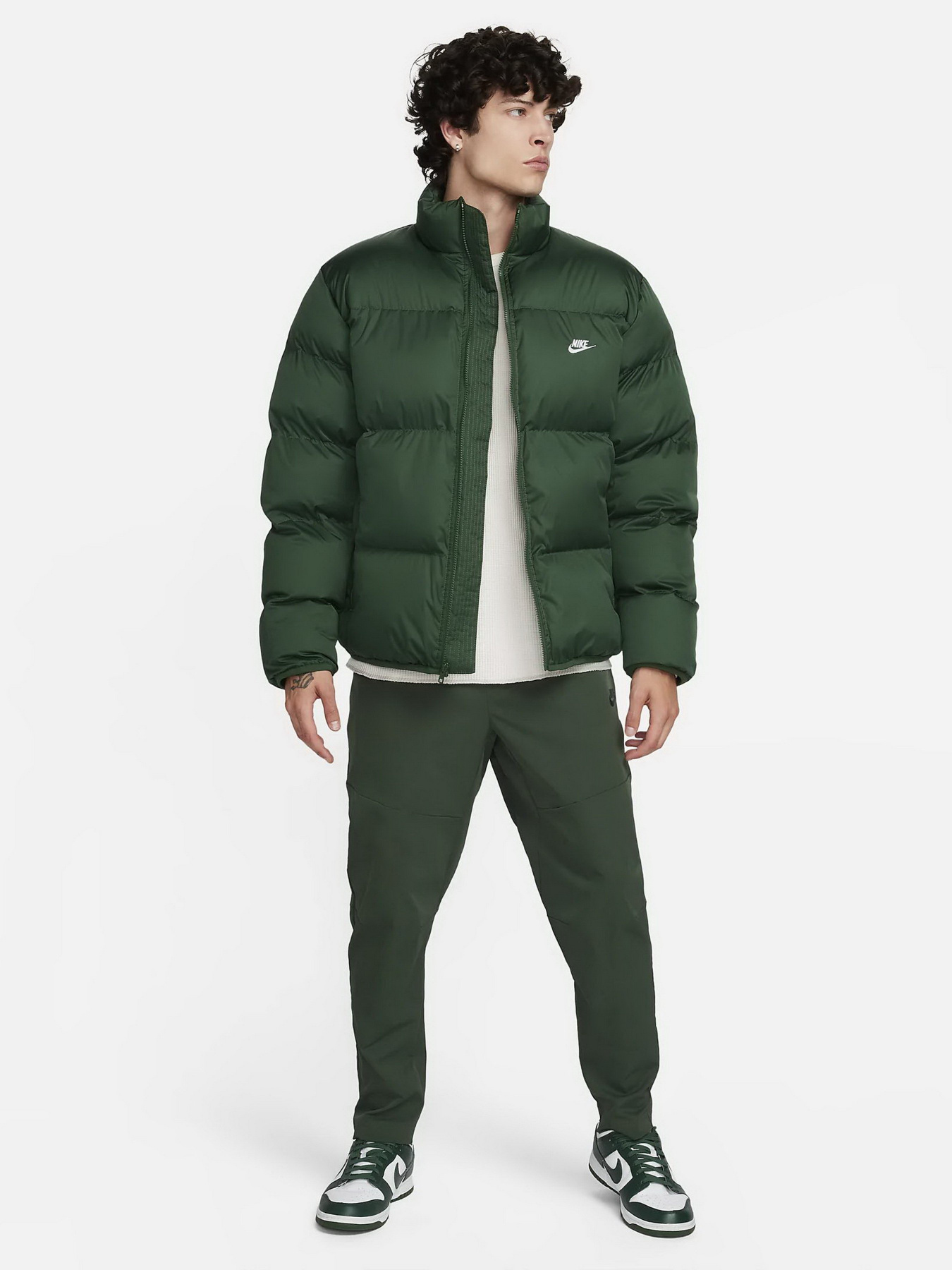 Куртки та дублянки NIKE Sportswear Club Puffer модель FB7368-323 Фото