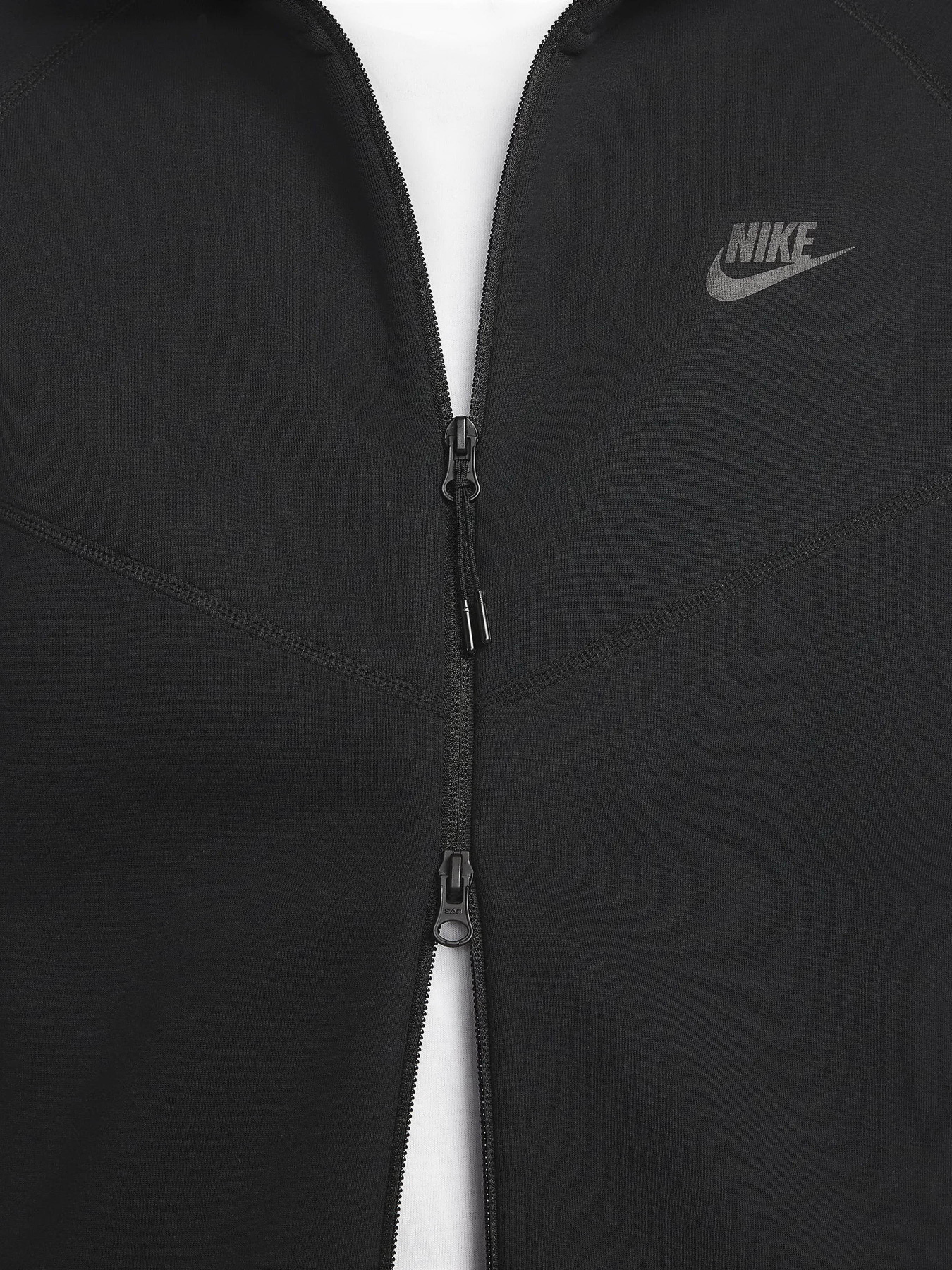Худі та світшоти NIKE SPORTSWEAR TECH FLEECE WINDRUN модель FB7921-010 Худі та світшоти NIKE SPORTSWEAR TECH FLEECE WINDRUN модель FB7921-010 Фото