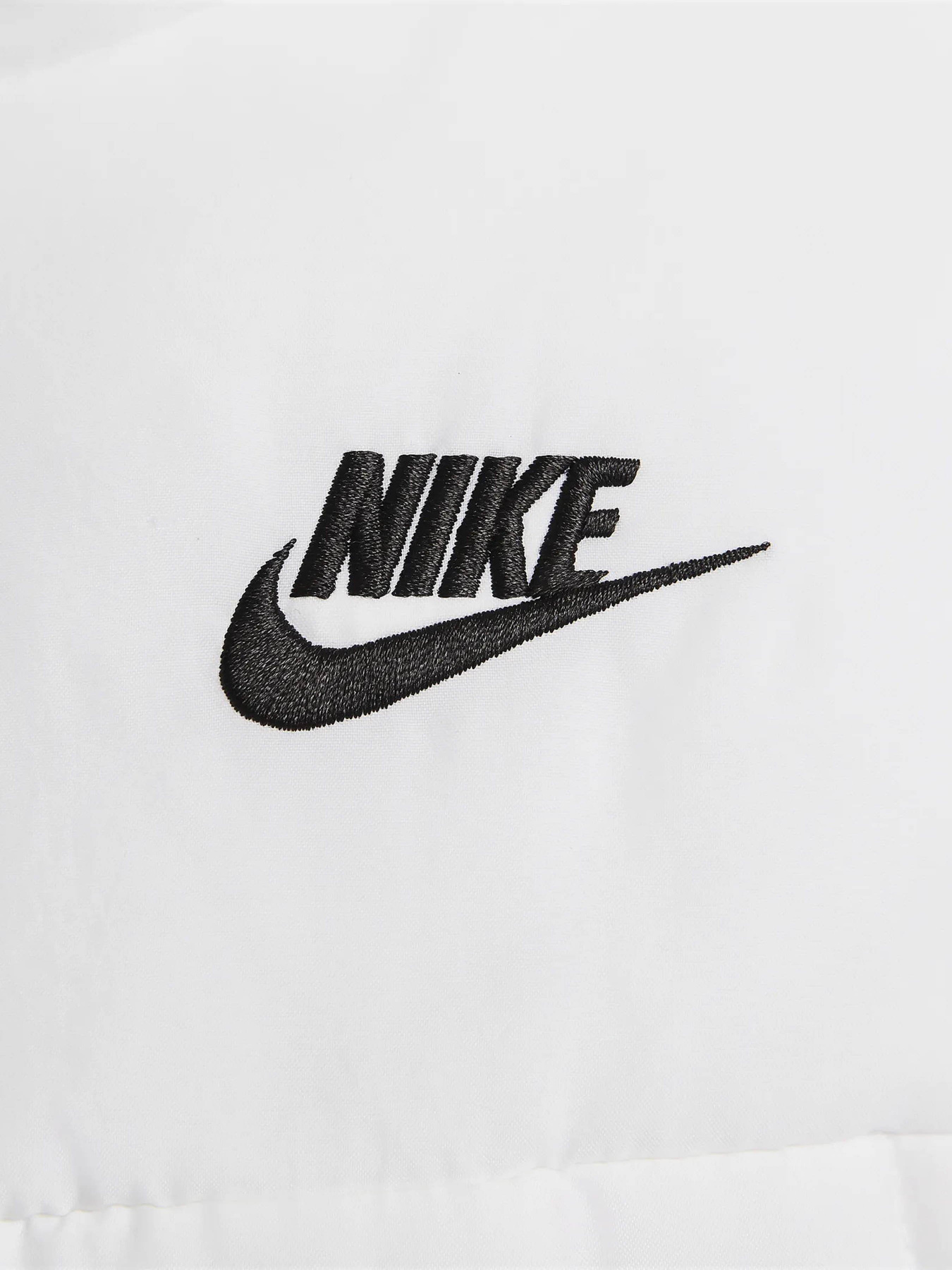 Куртки та дублянки NIKE Sportswear Essential Therma Classic Puffer модель FB7672-100 Фото